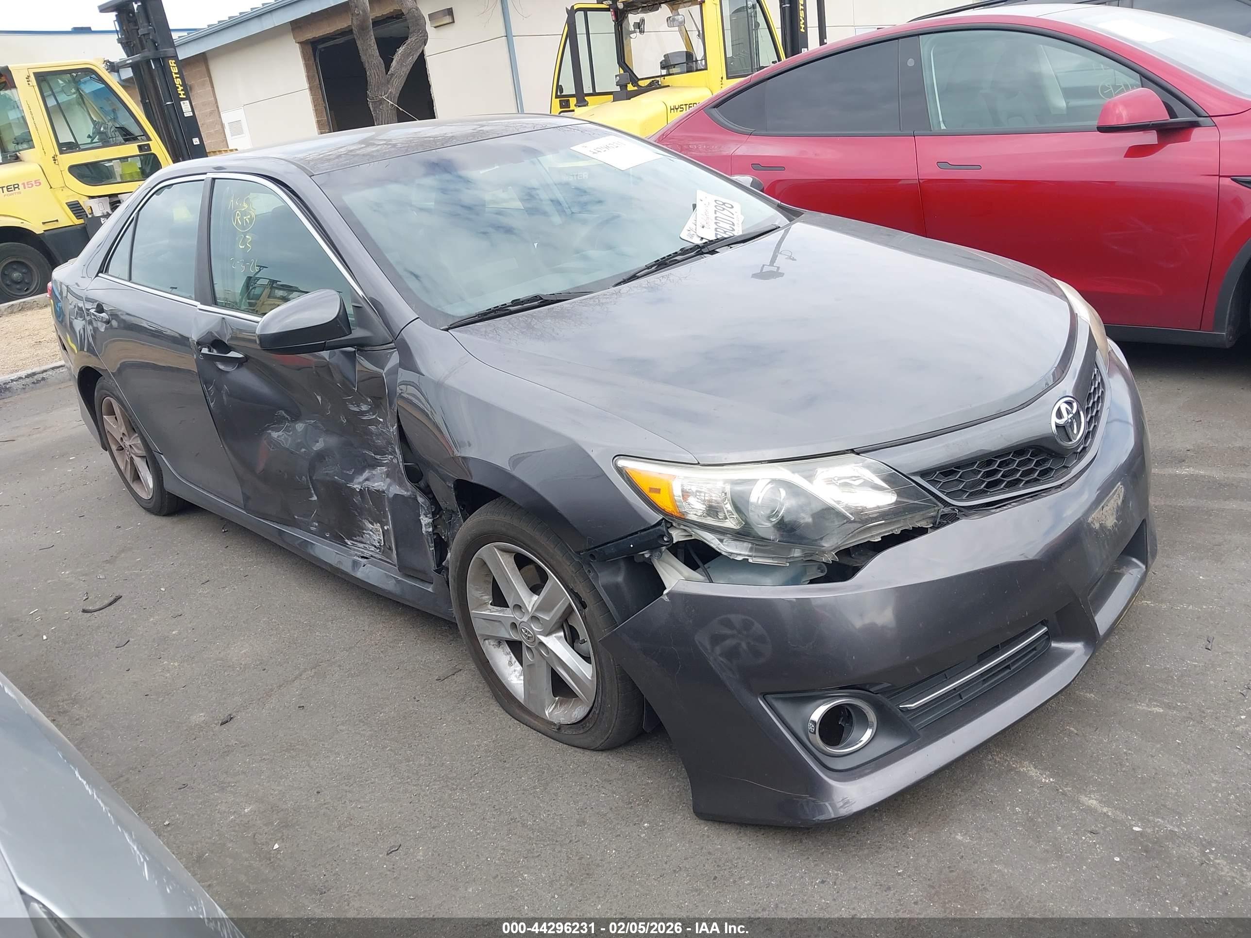 TOYOTA CAMRY image 6