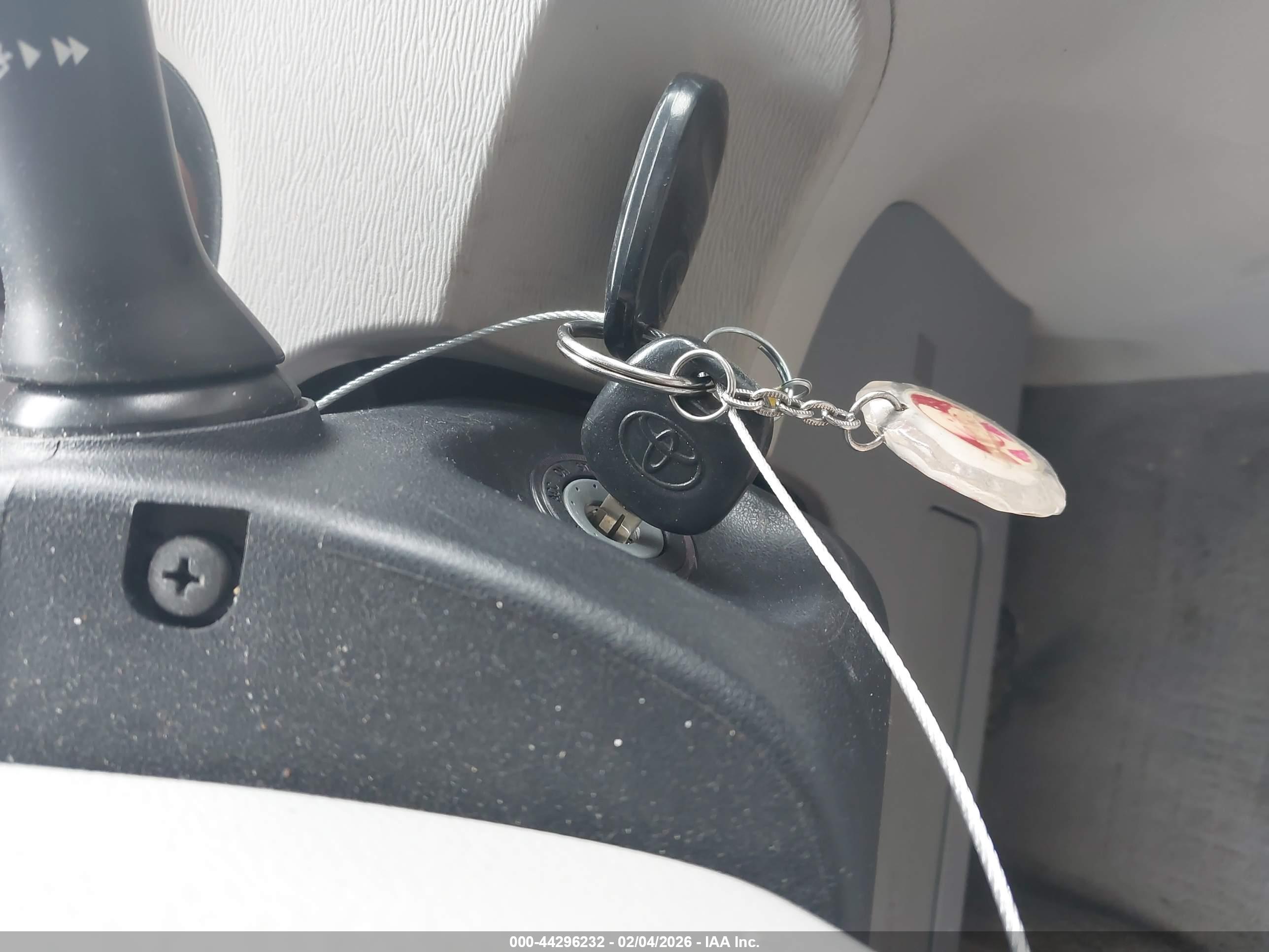 TOYOTA SIENNA image 11