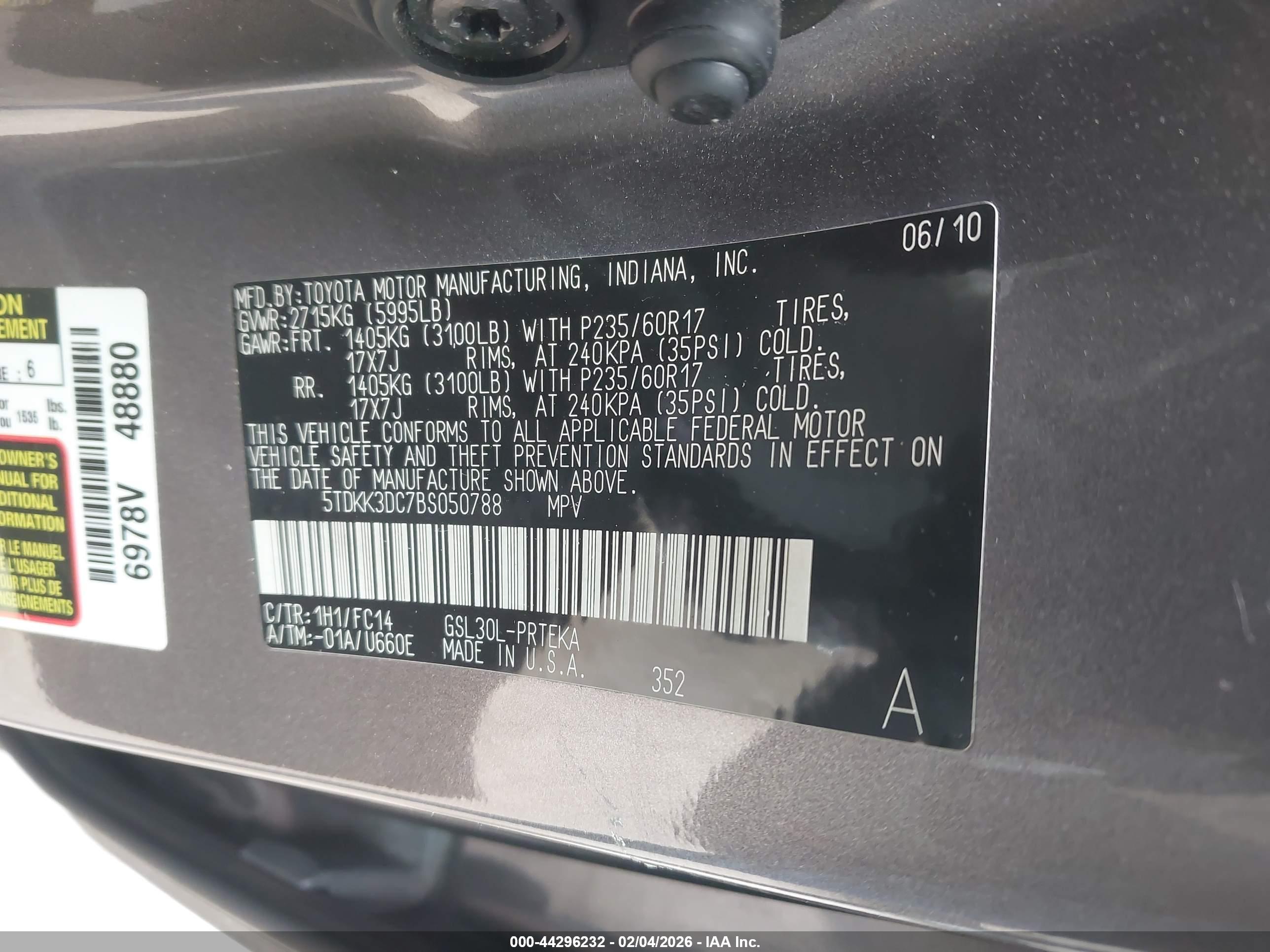 TOYOTA SIENNA image 9