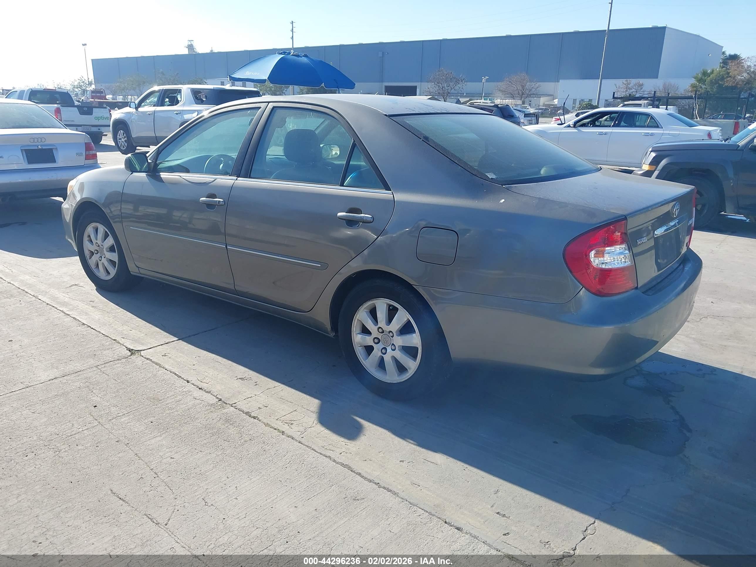 TOYOTA CAMRY image 3