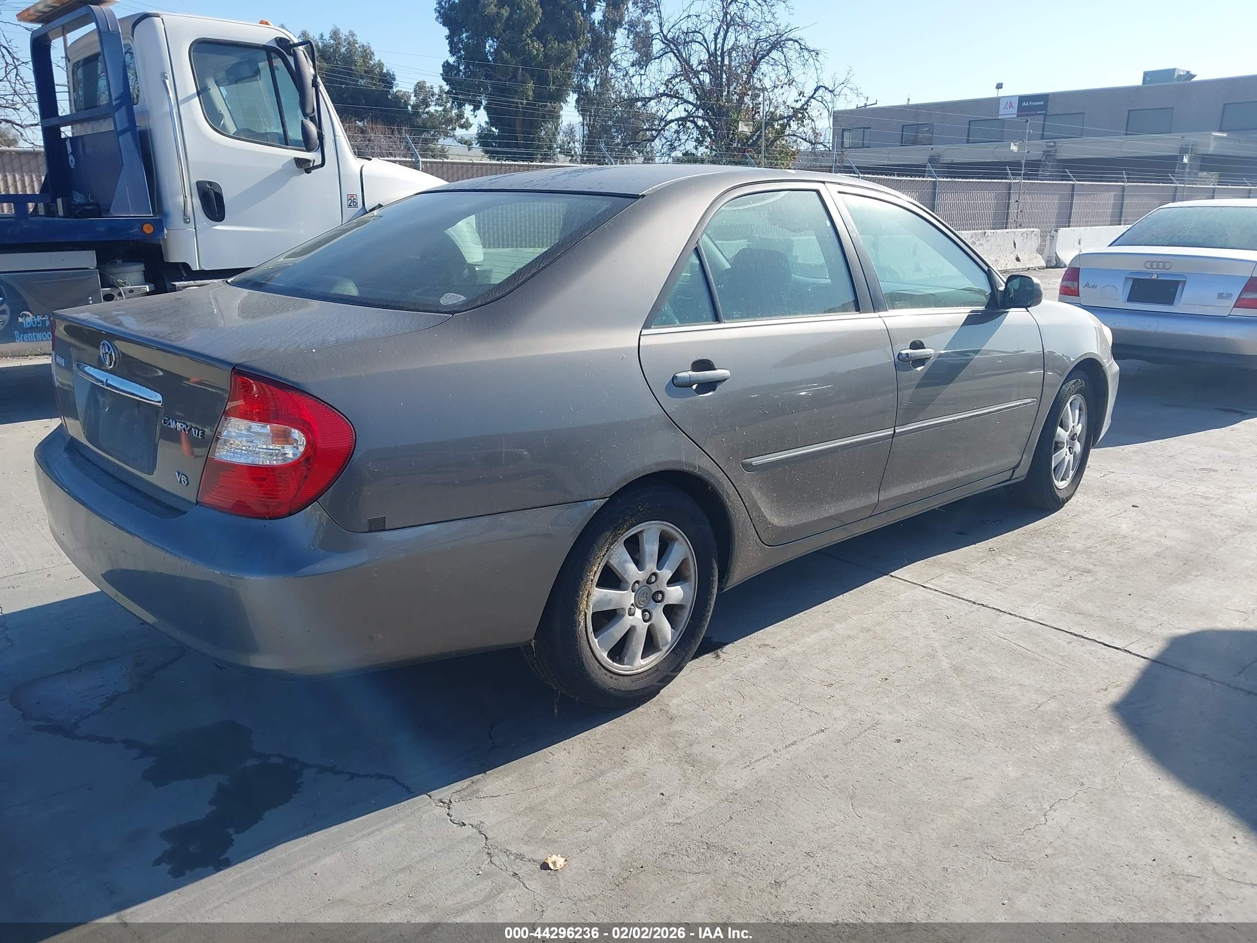 TOYOTA CAMRY image 4