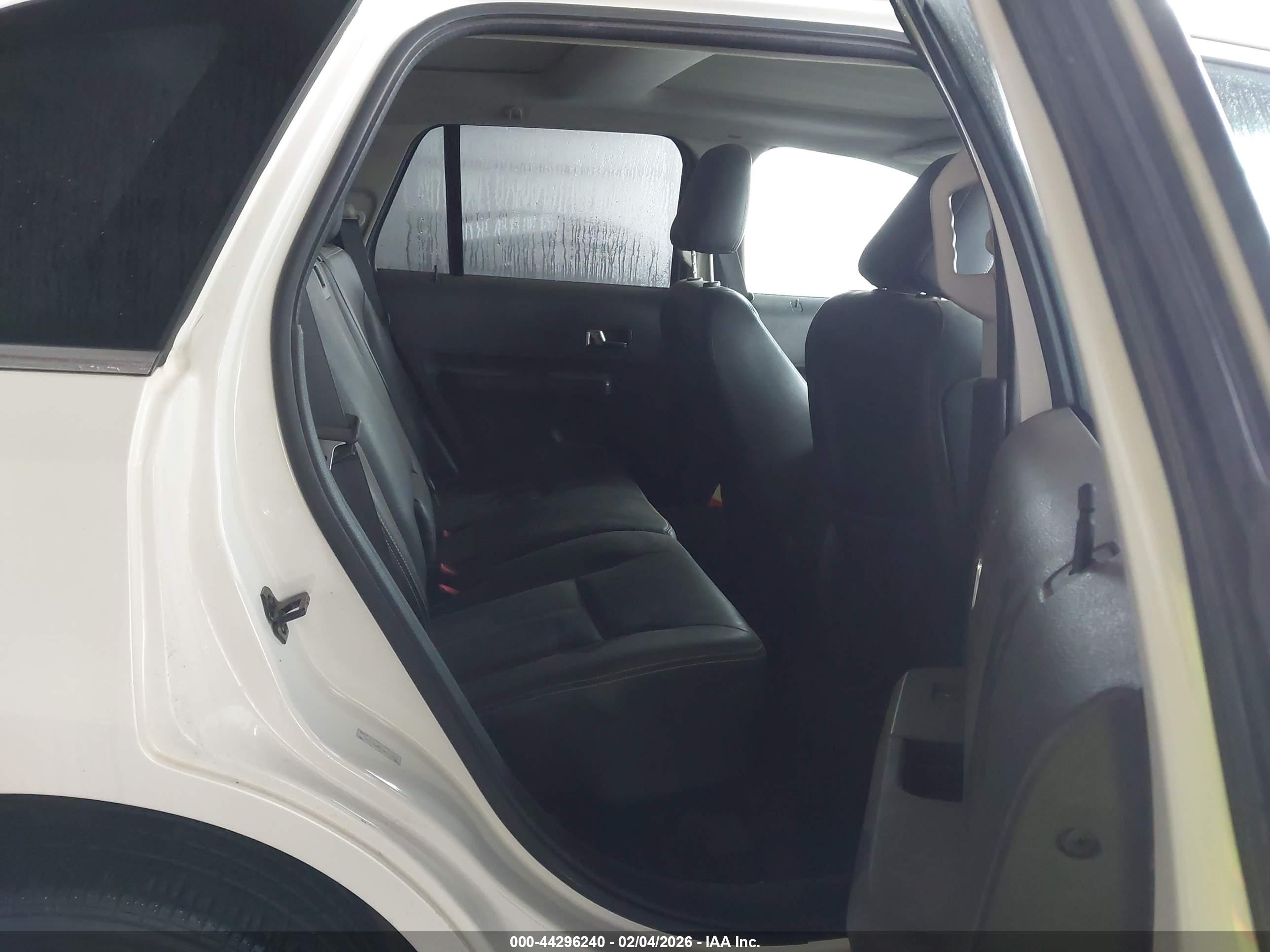 FORD EDGE image 8