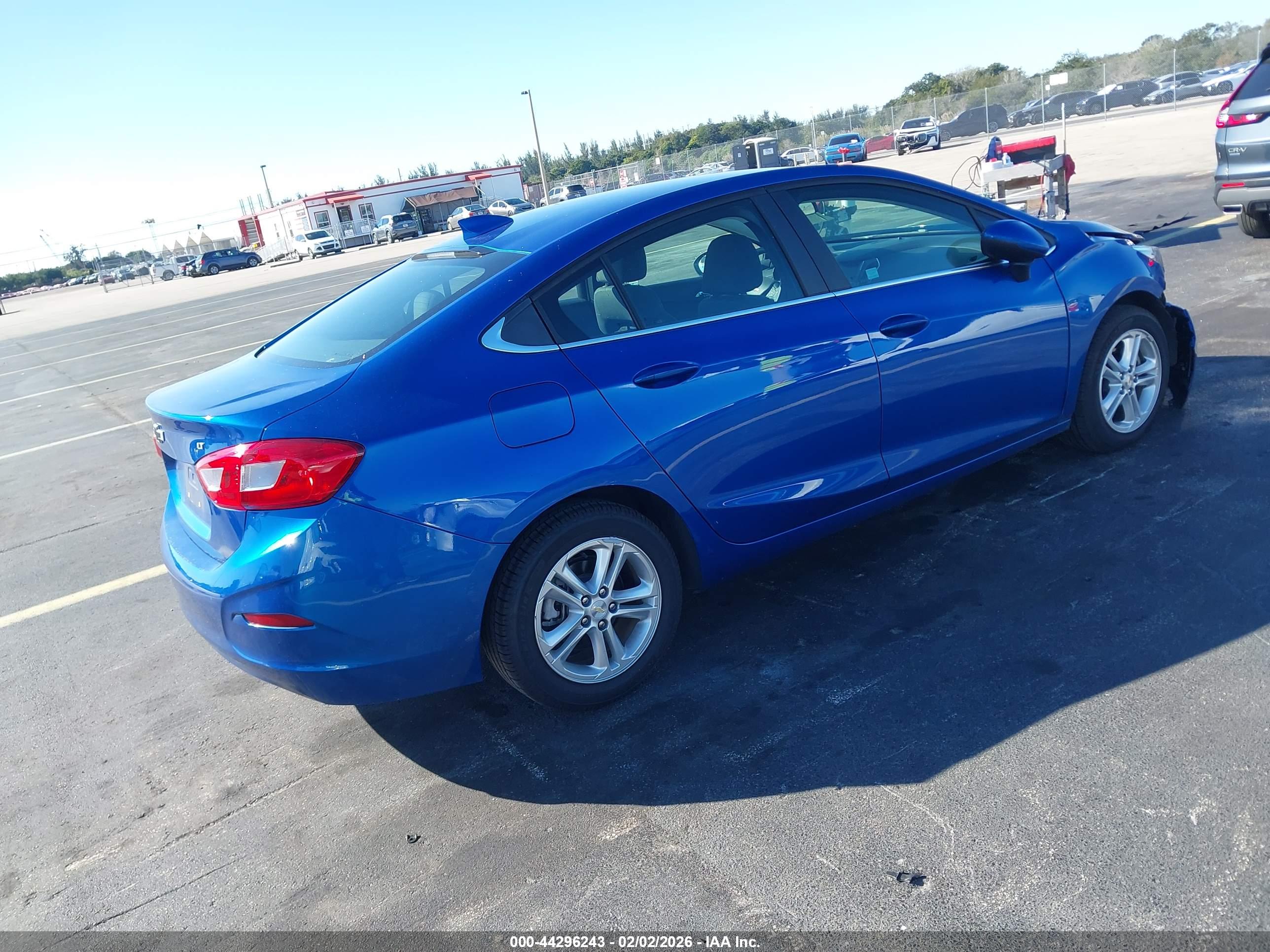 CHEVROLET CRUZE image 4