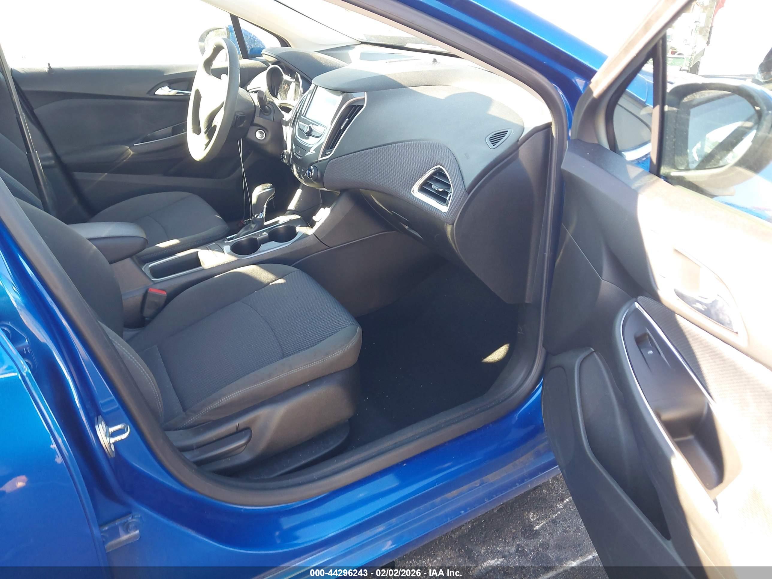 CHEVROLET CRUZE image 5