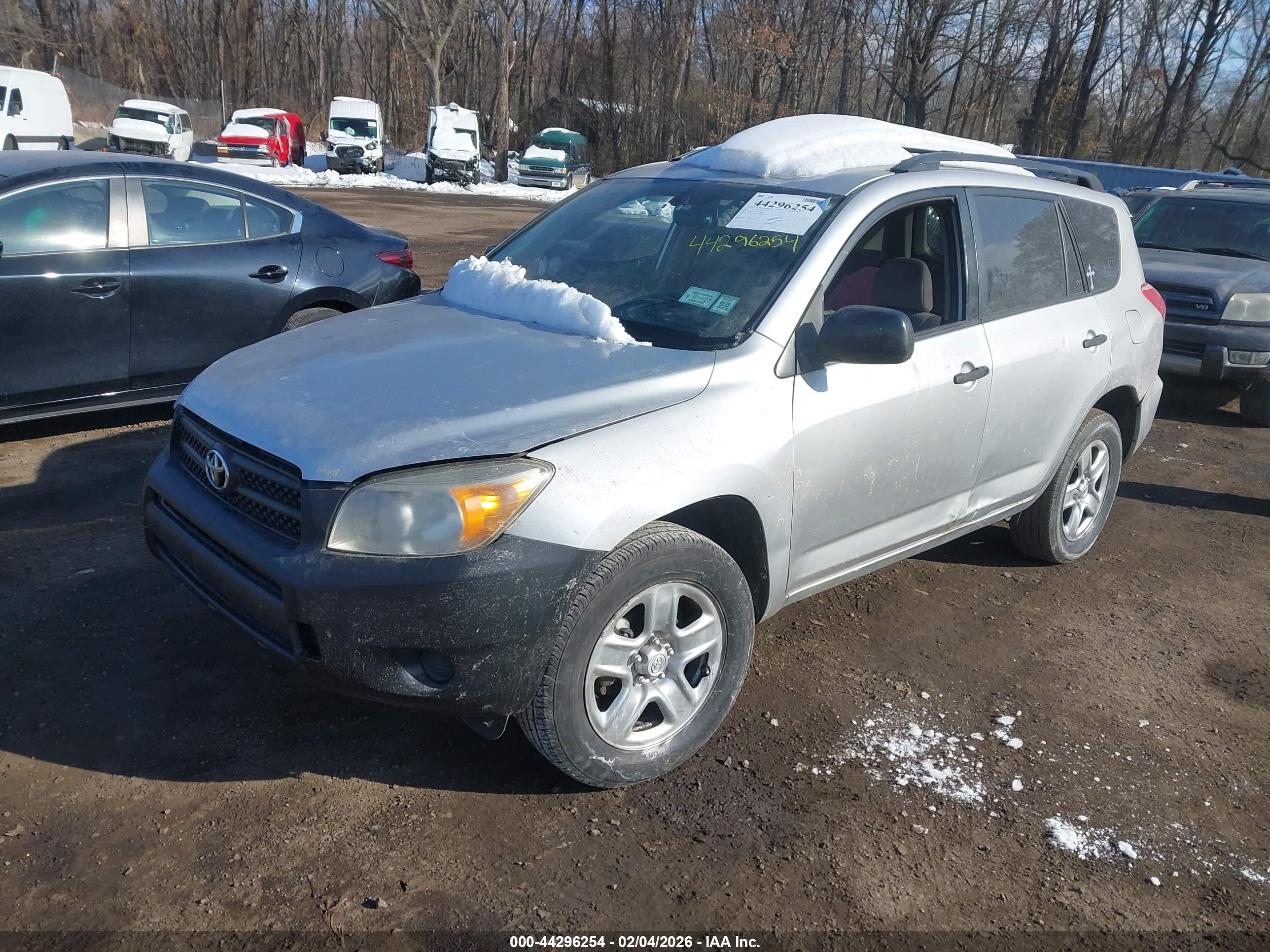 TOYOTA RAV4 image 2