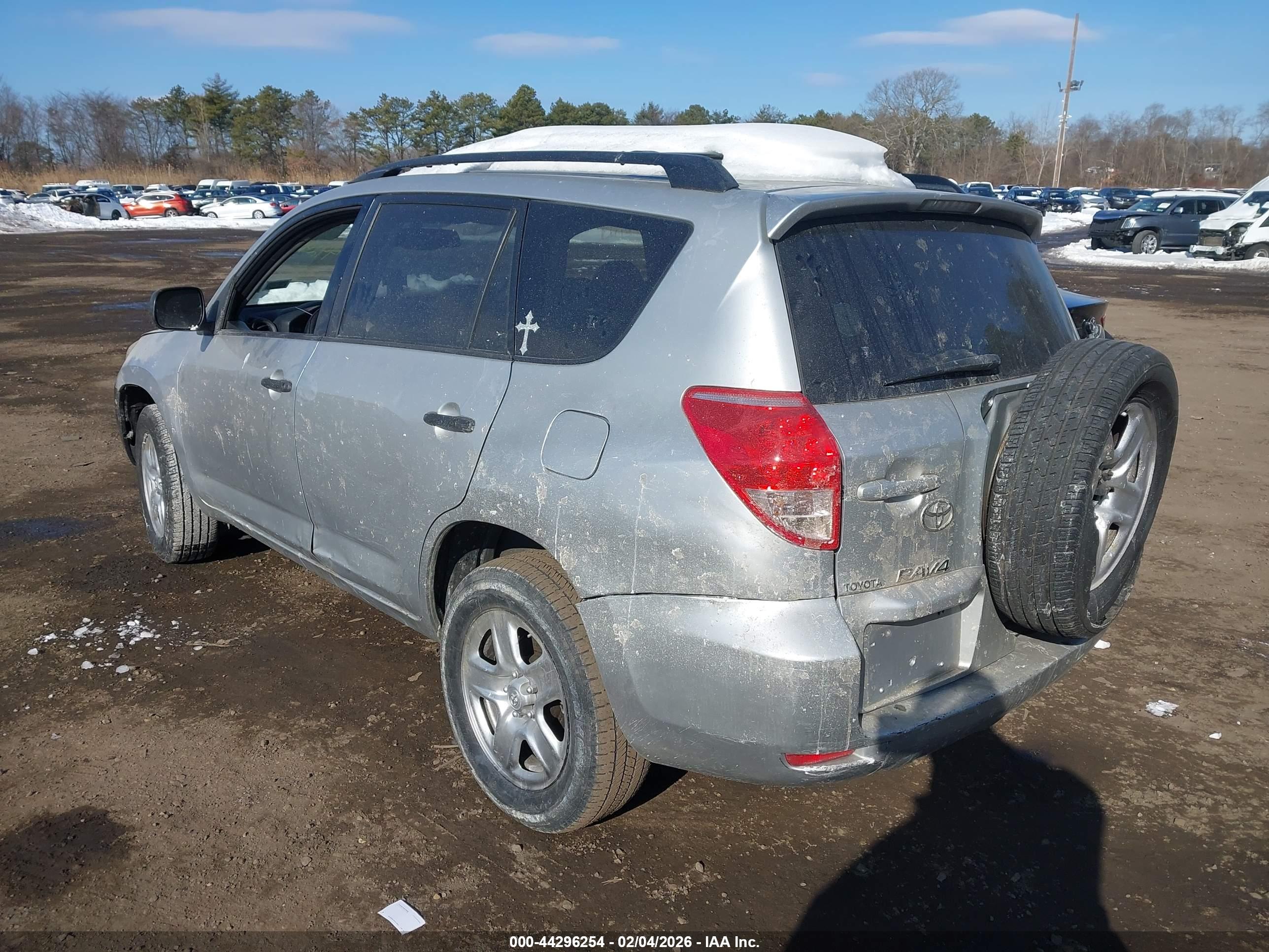 TOYOTA RAV4 image 3