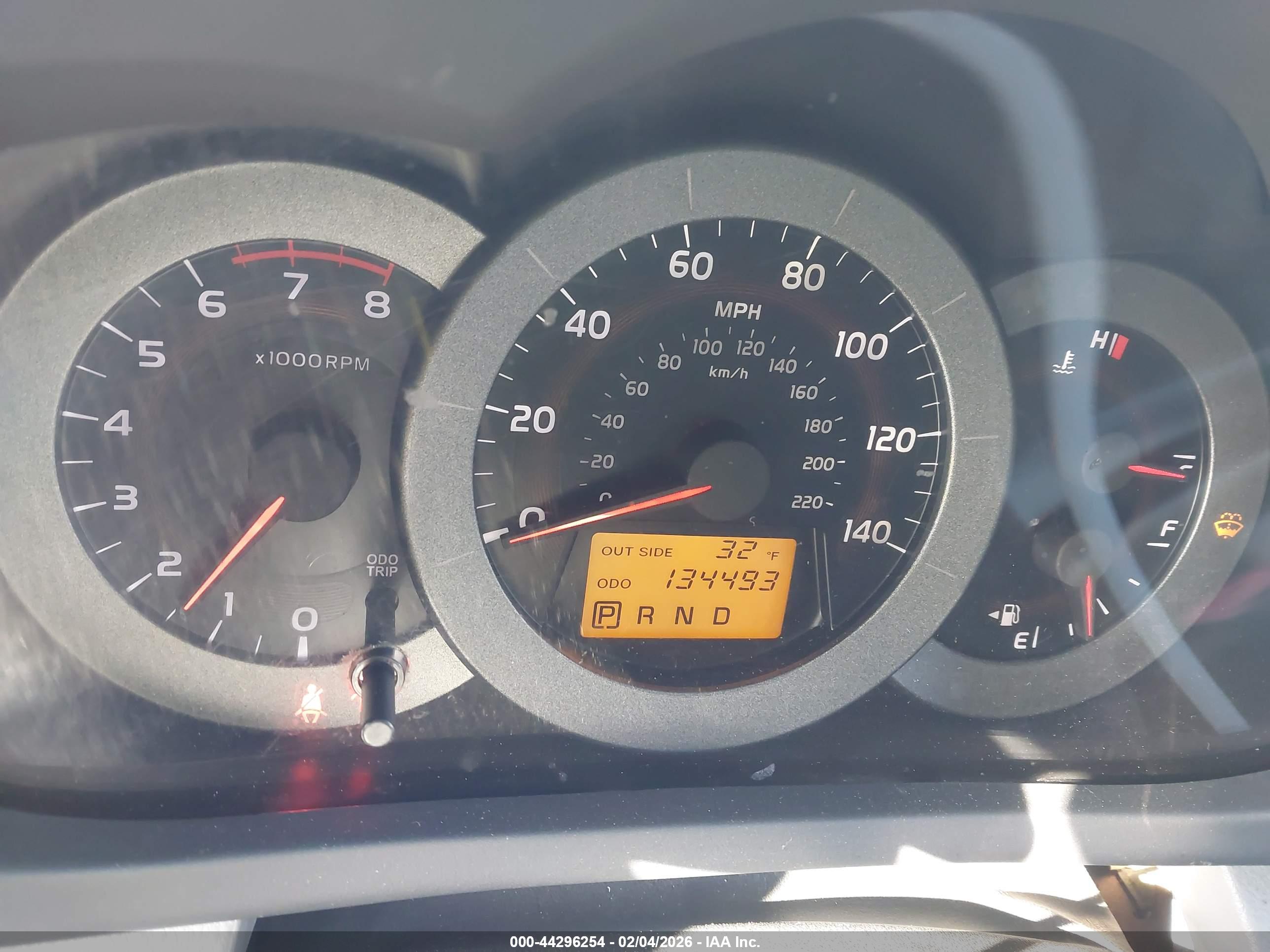 TOYOTA RAV4 image 7