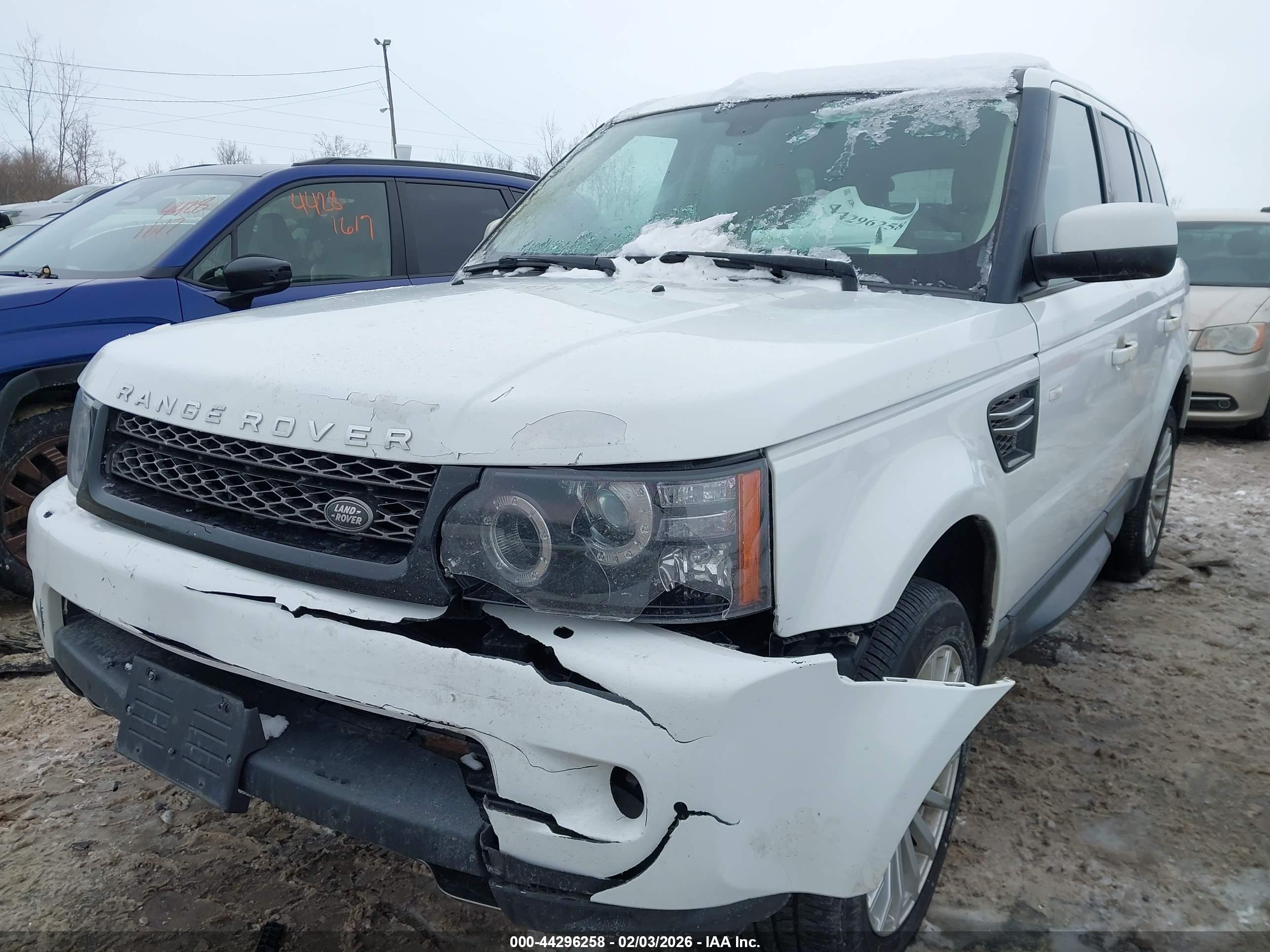 LAND ROVER image 6