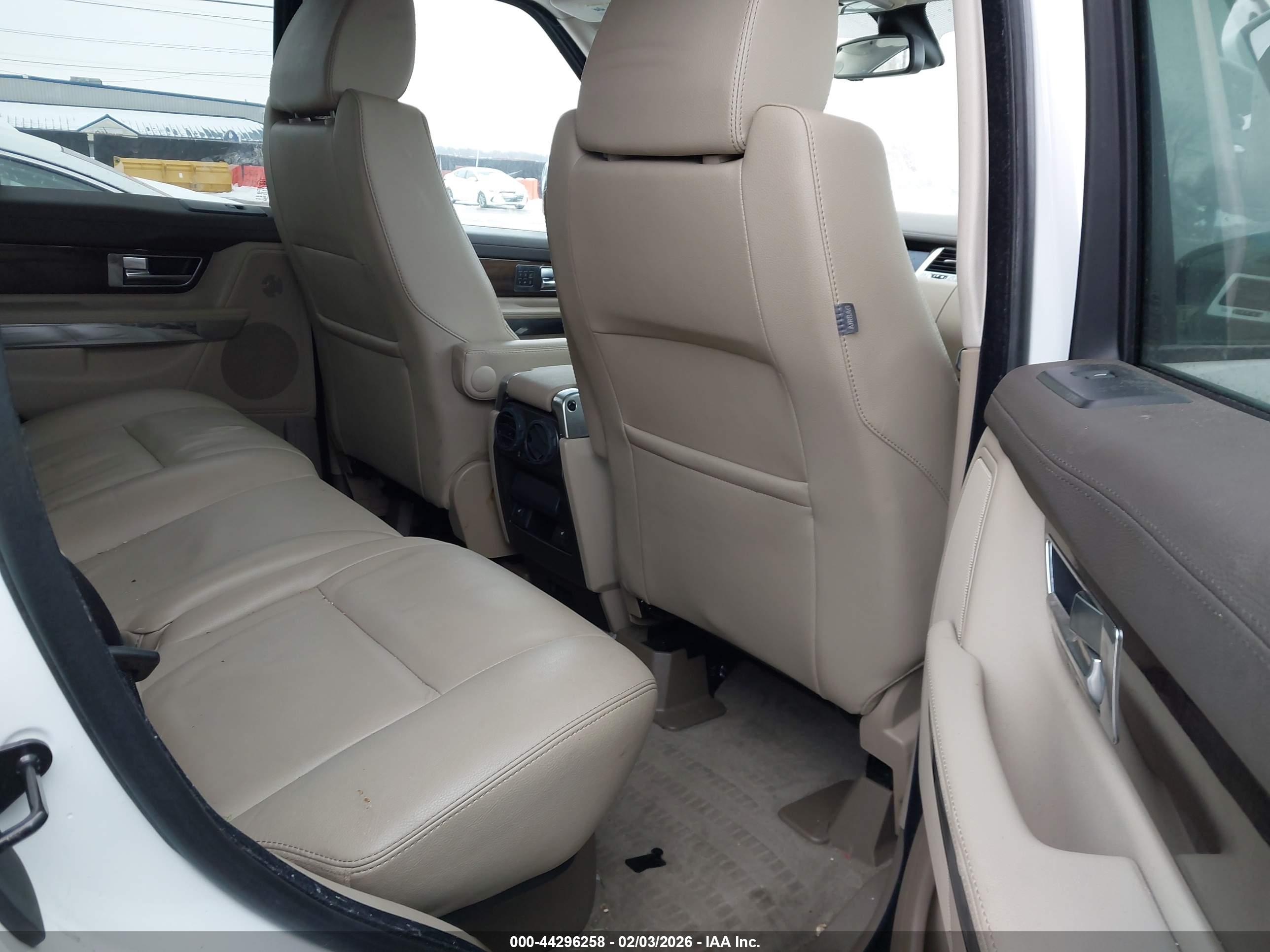 LAND ROVER image 8