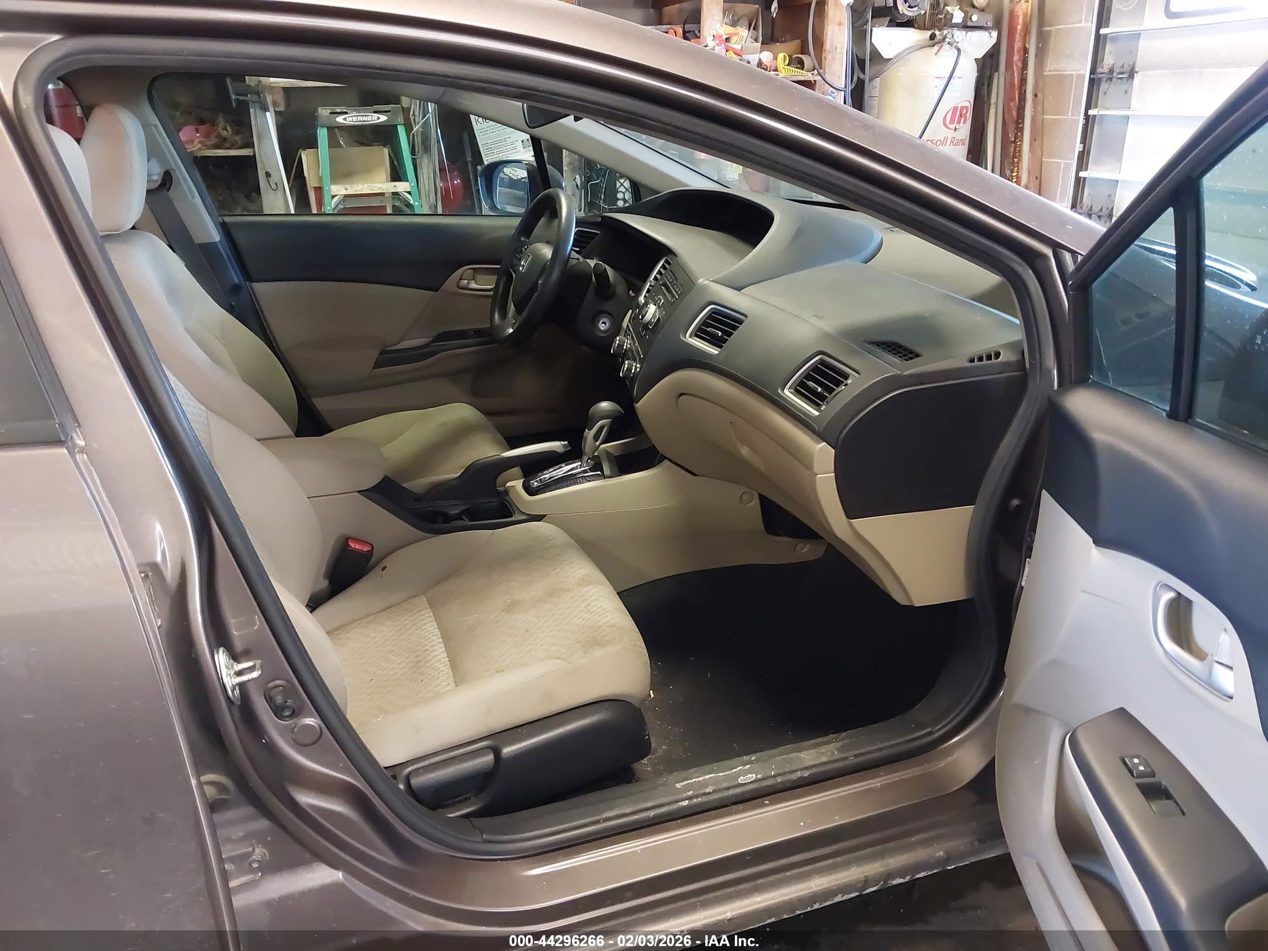 HONDA CIVIC image 5