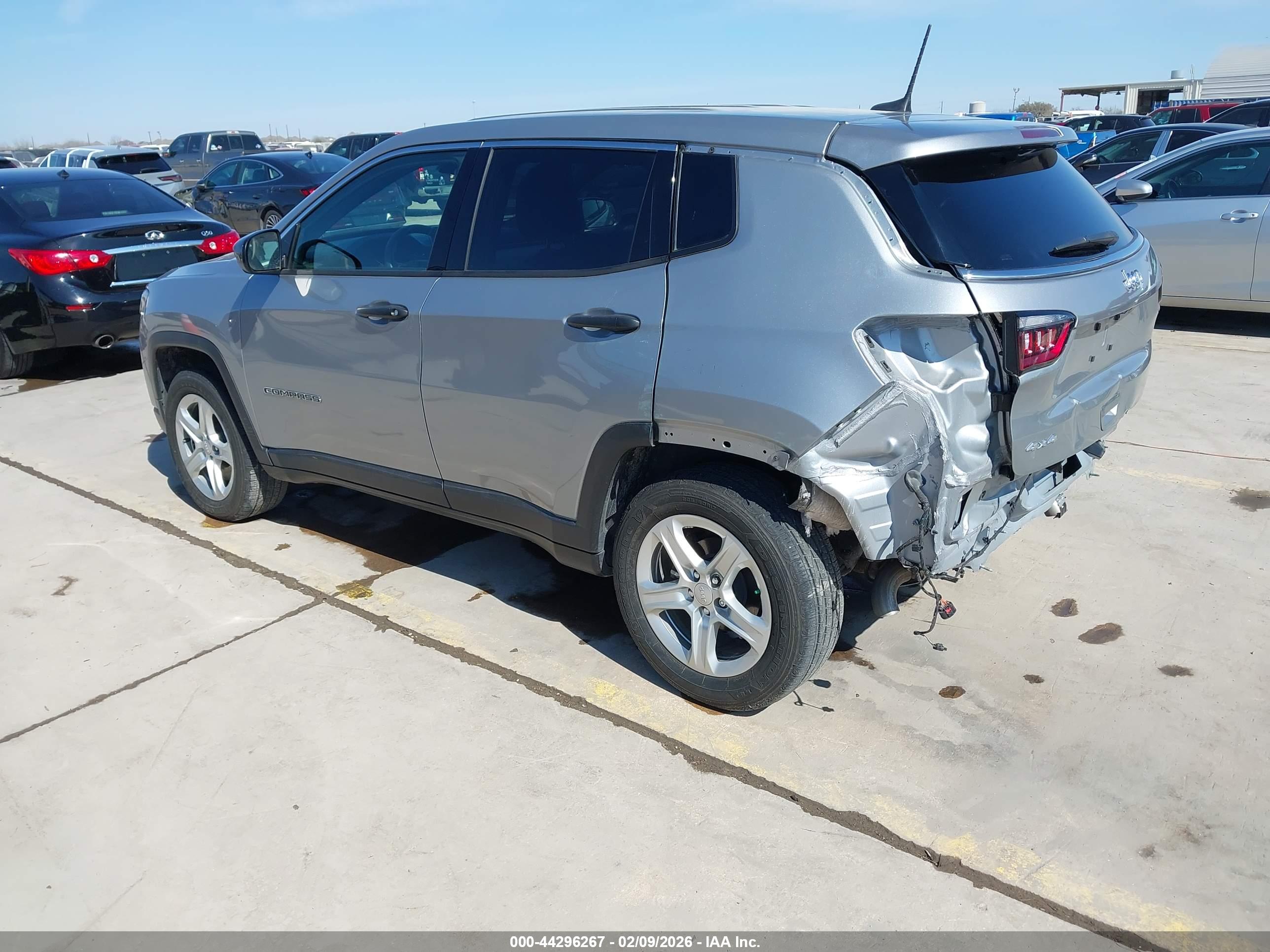 JEEP COMPASS image 3