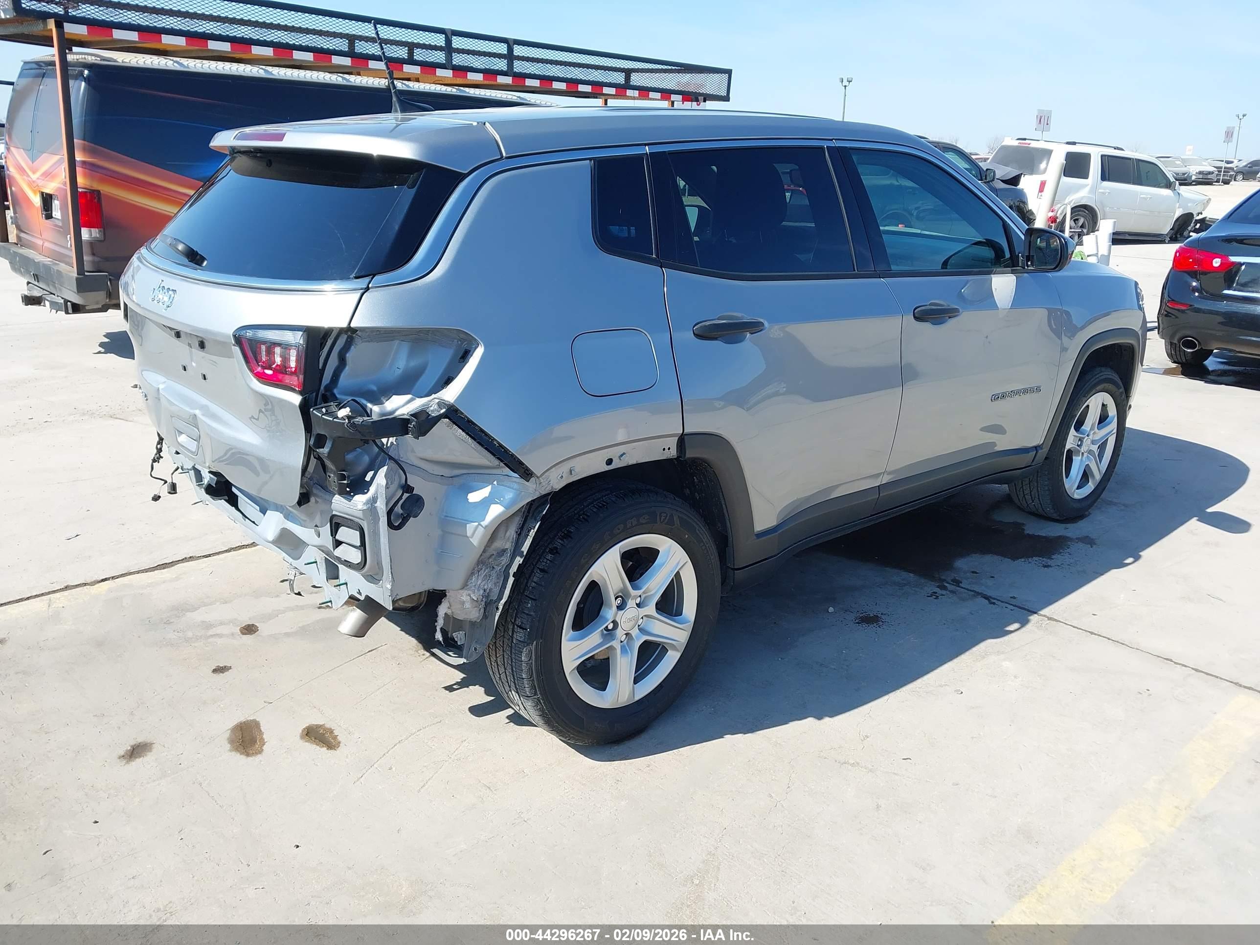 JEEP COMPASS image 4