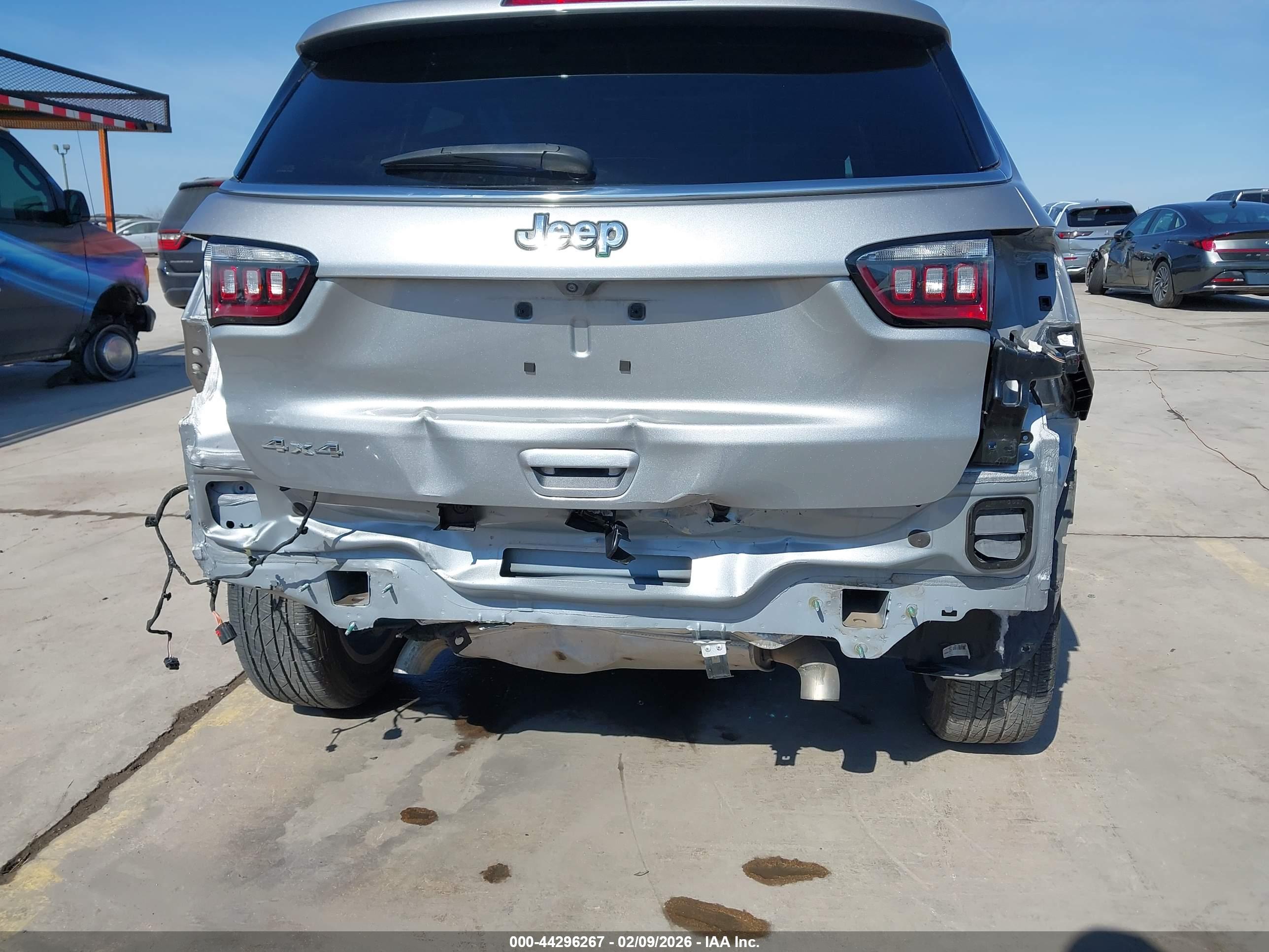 JEEP COMPASS image 6