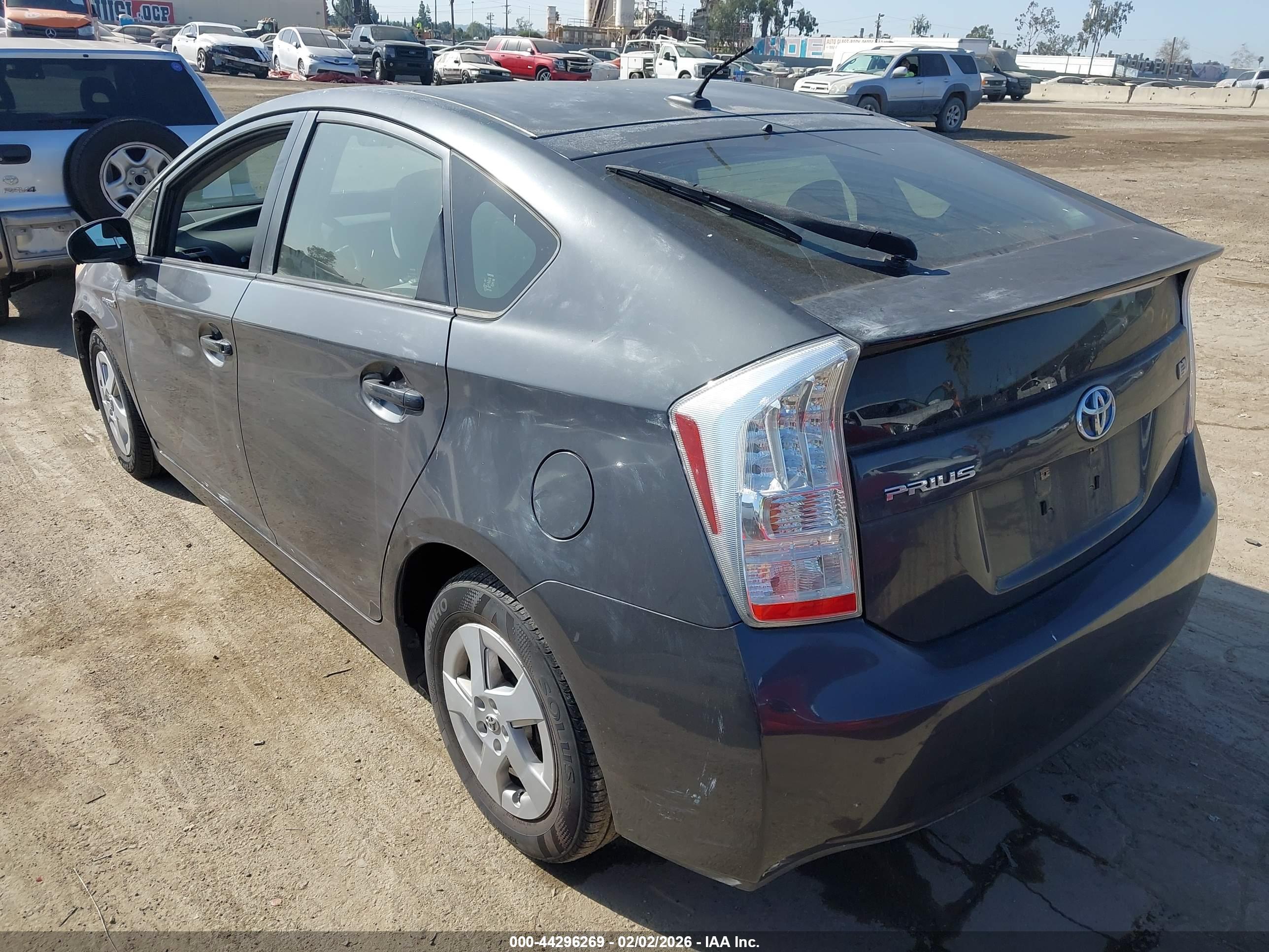 TOYOTA PRIUS image 3