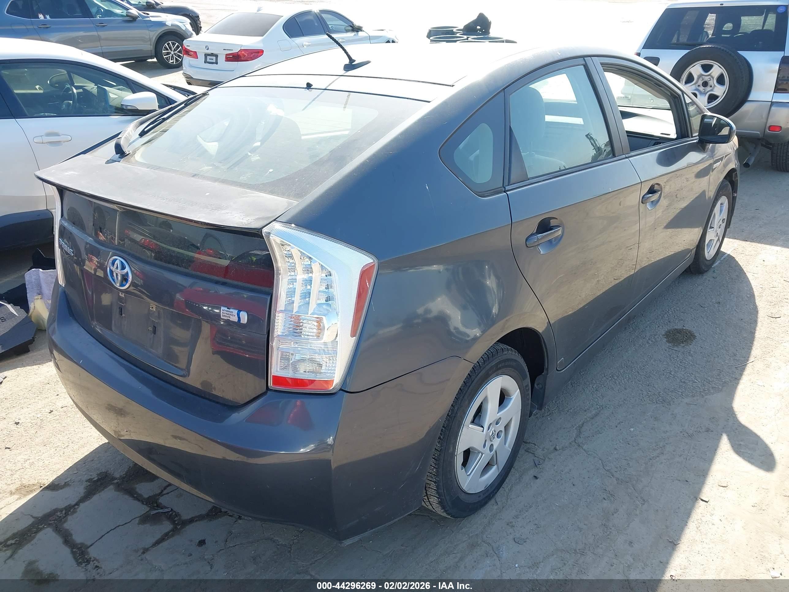 TOYOTA PRIUS image 4