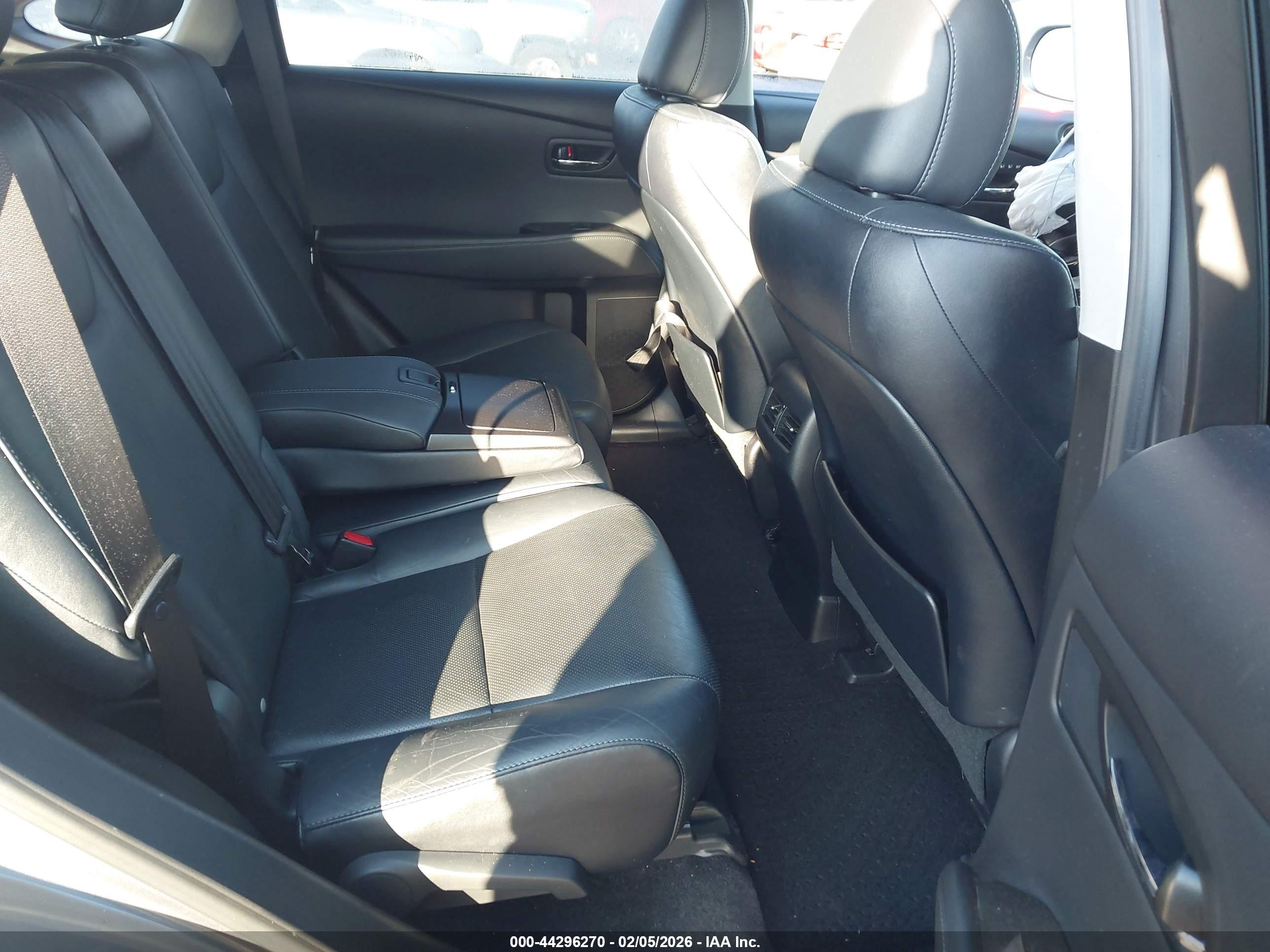 LEXUS RX image 8