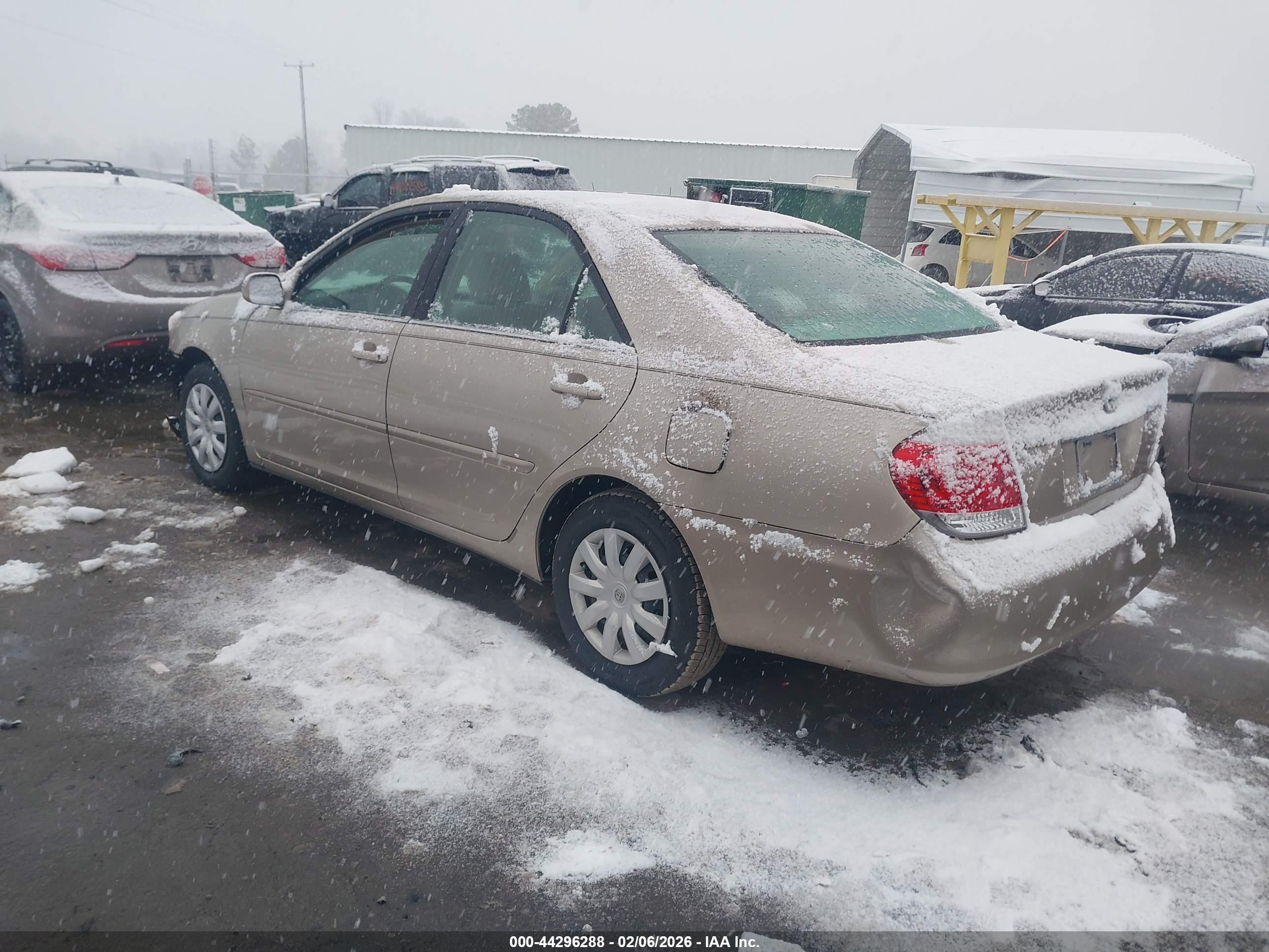 TOYOTA CAMRY image 3