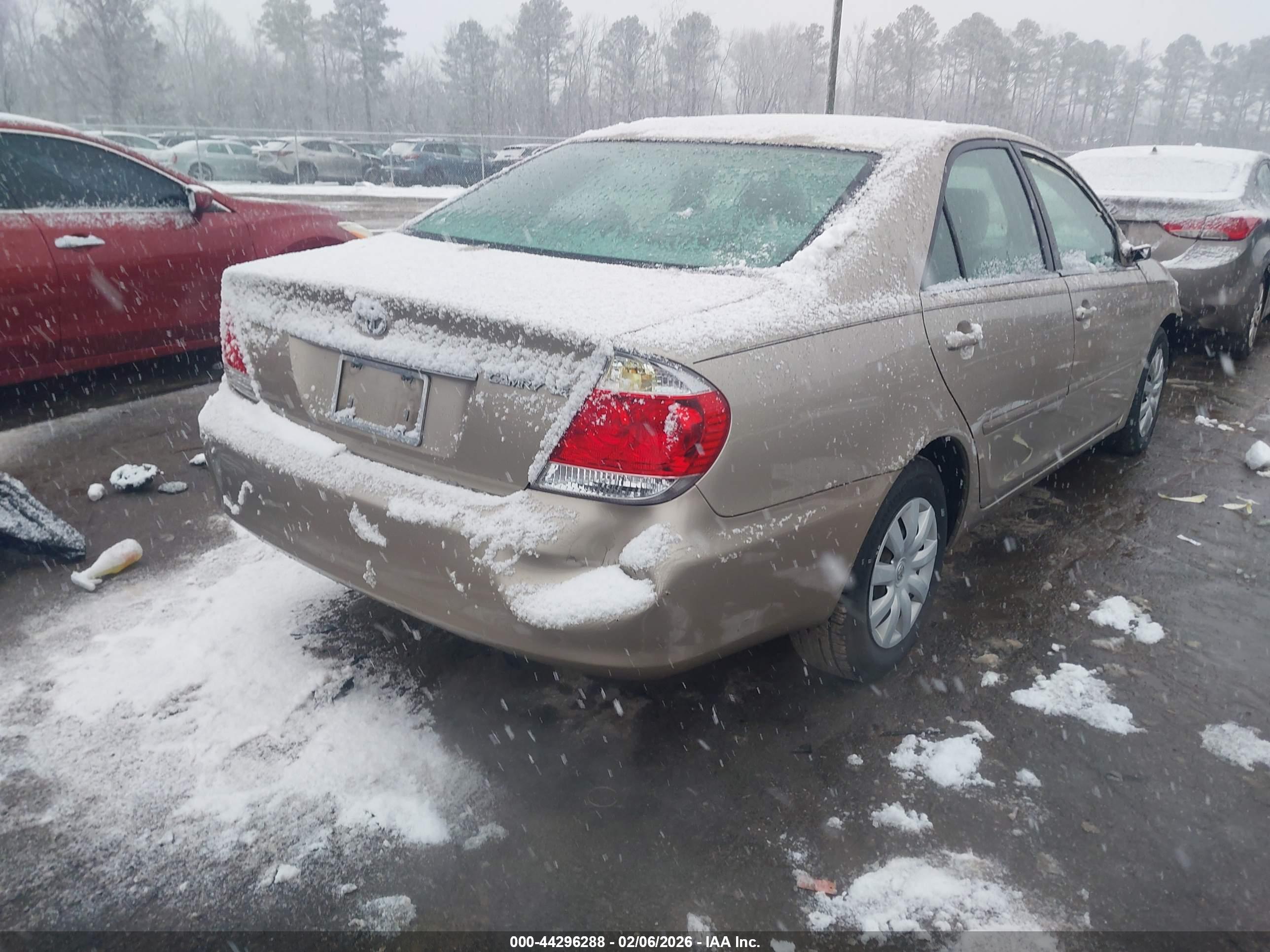 TOYOTA CAMRY image 4
