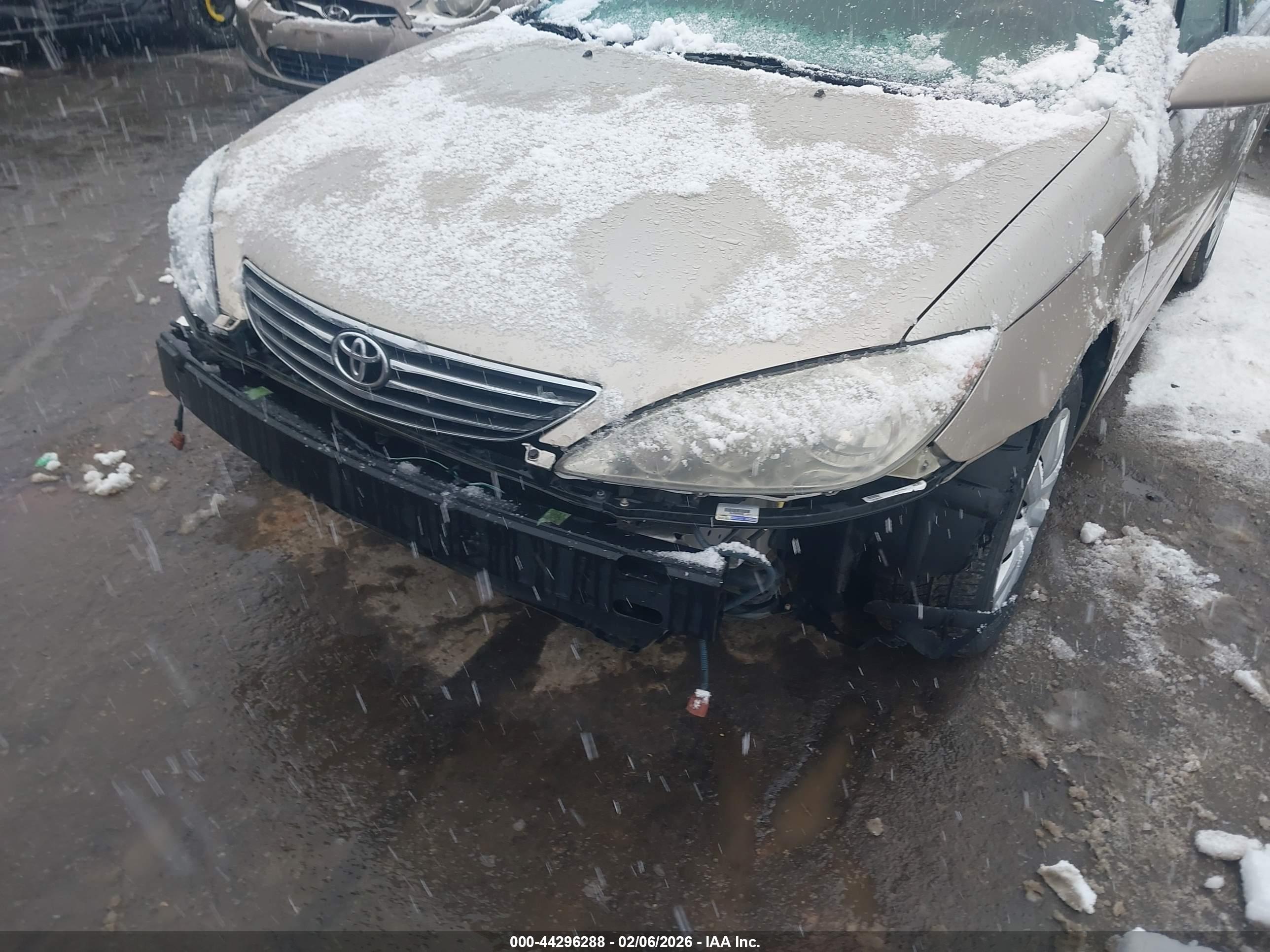 TOYOTA CAMRY image 6