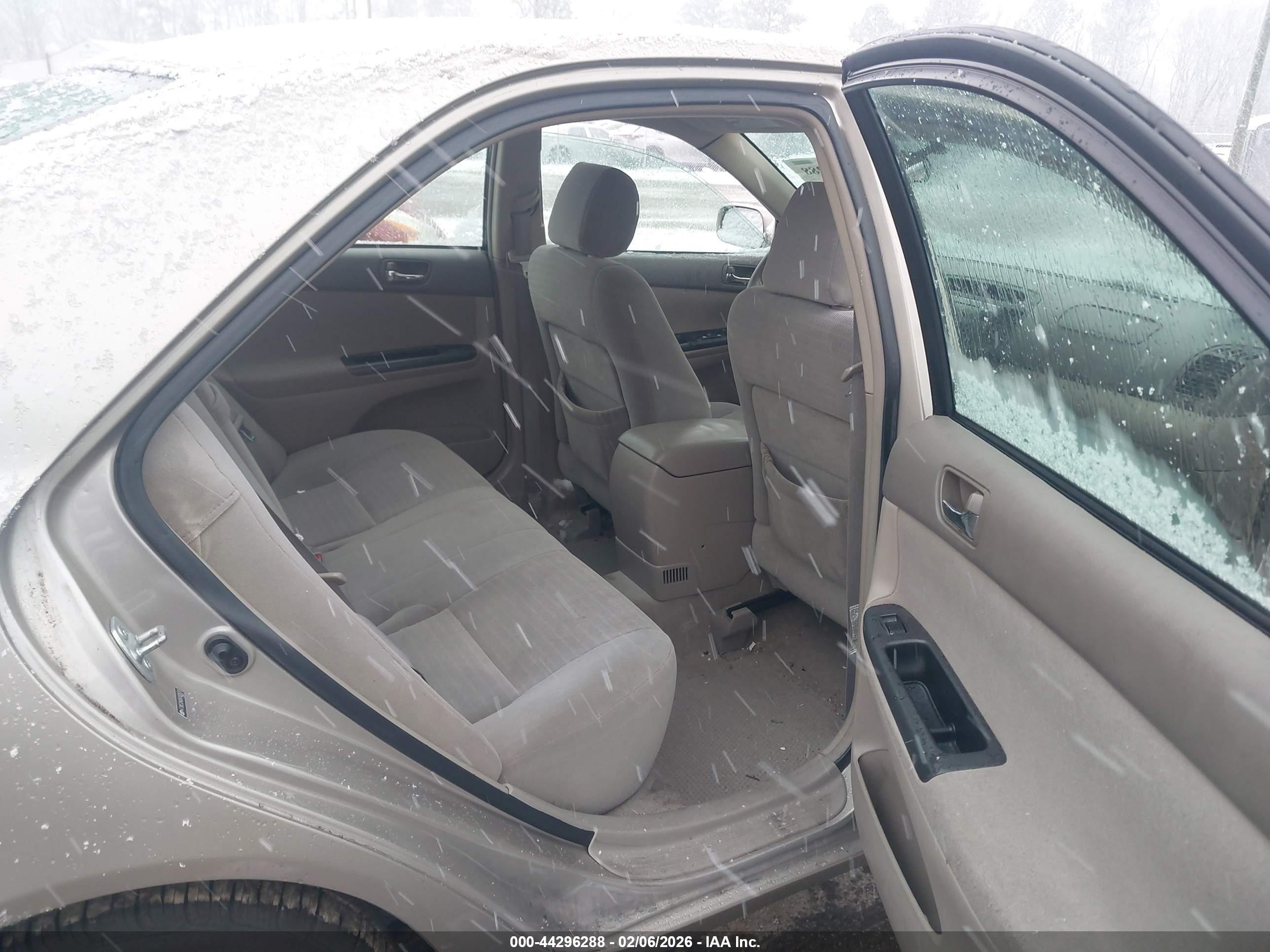 TOYOTA CAMRY image 8