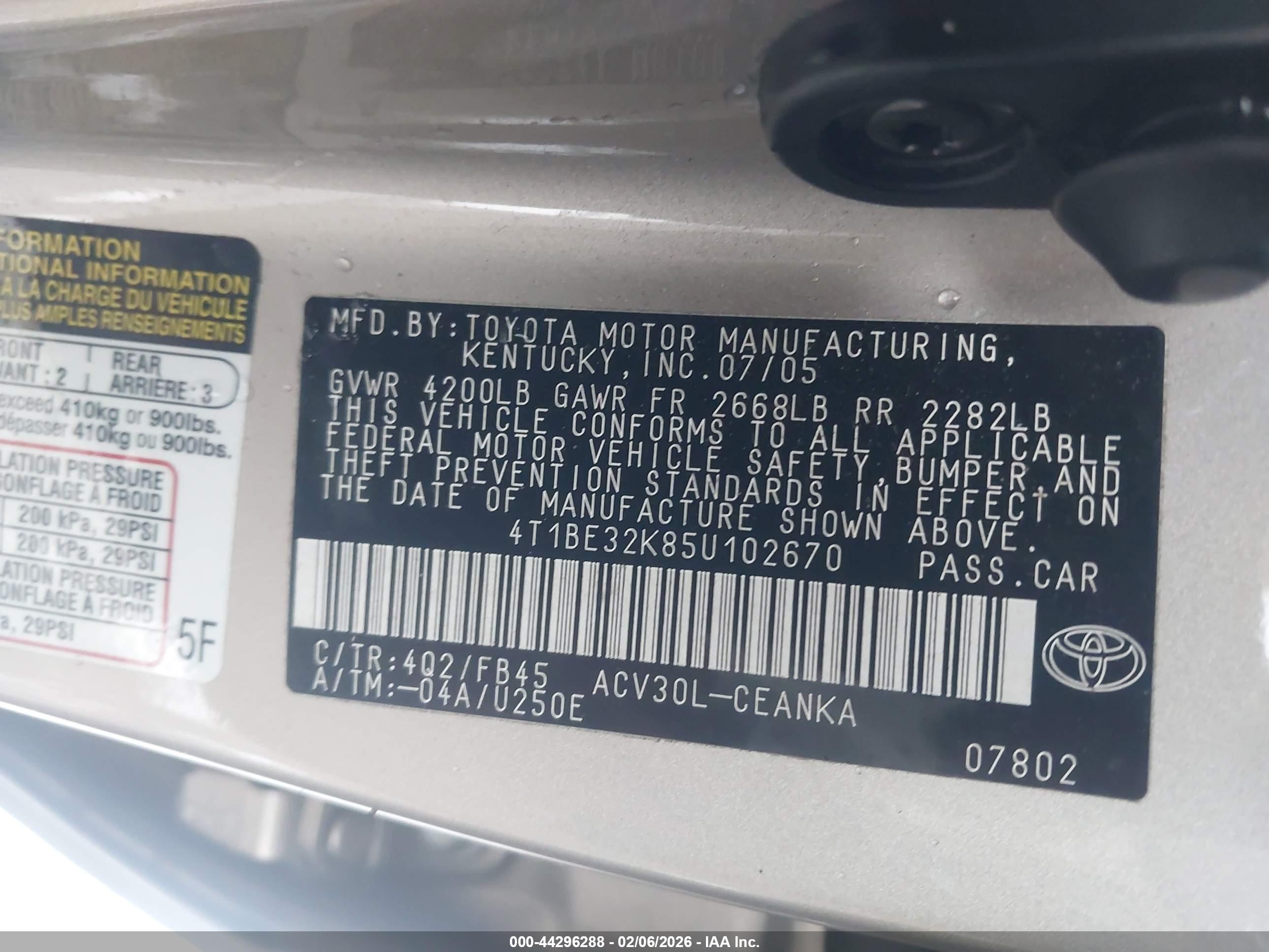 TOYOTA CAMRY image 9
