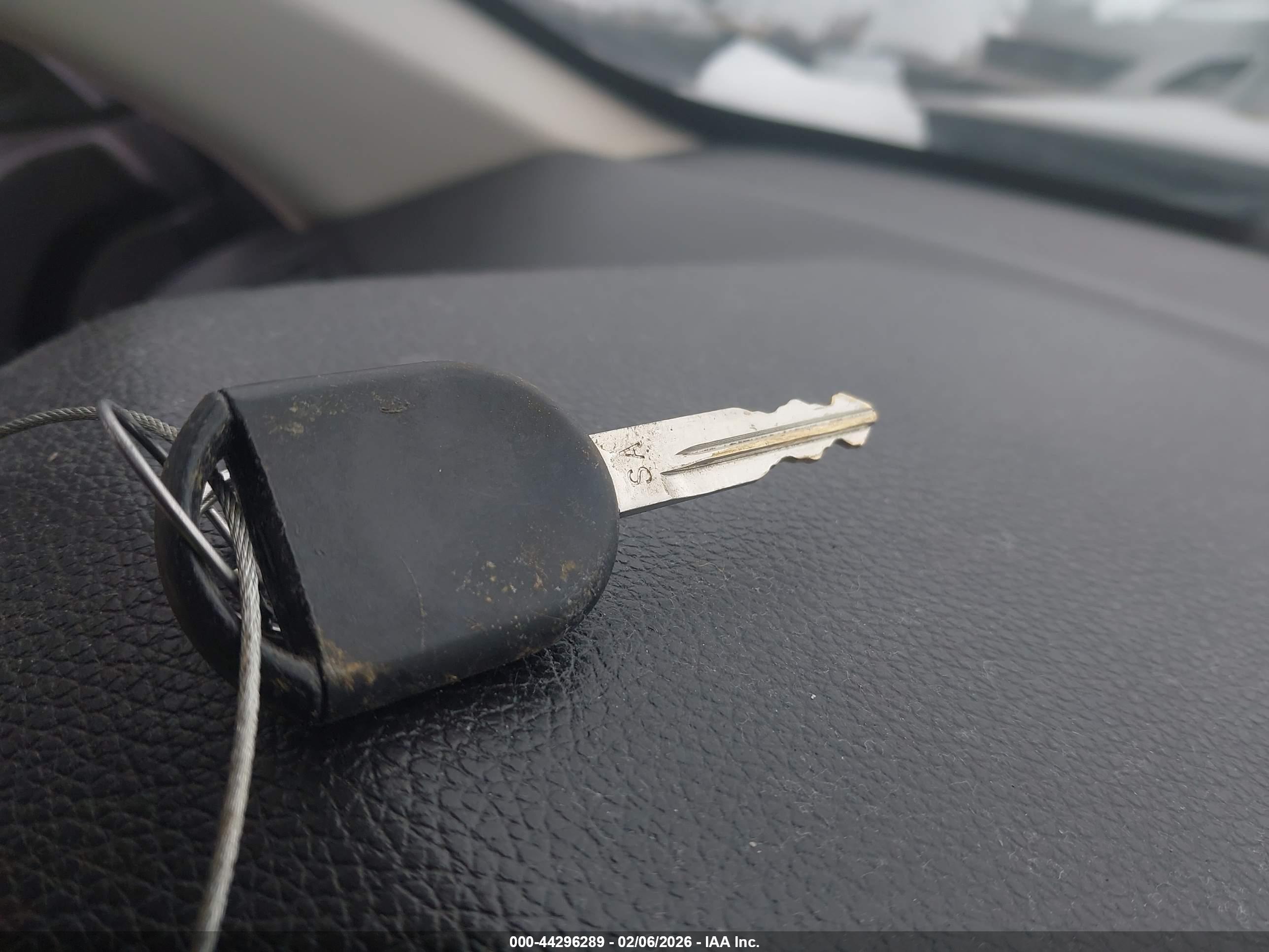 FORD FUSION image 11