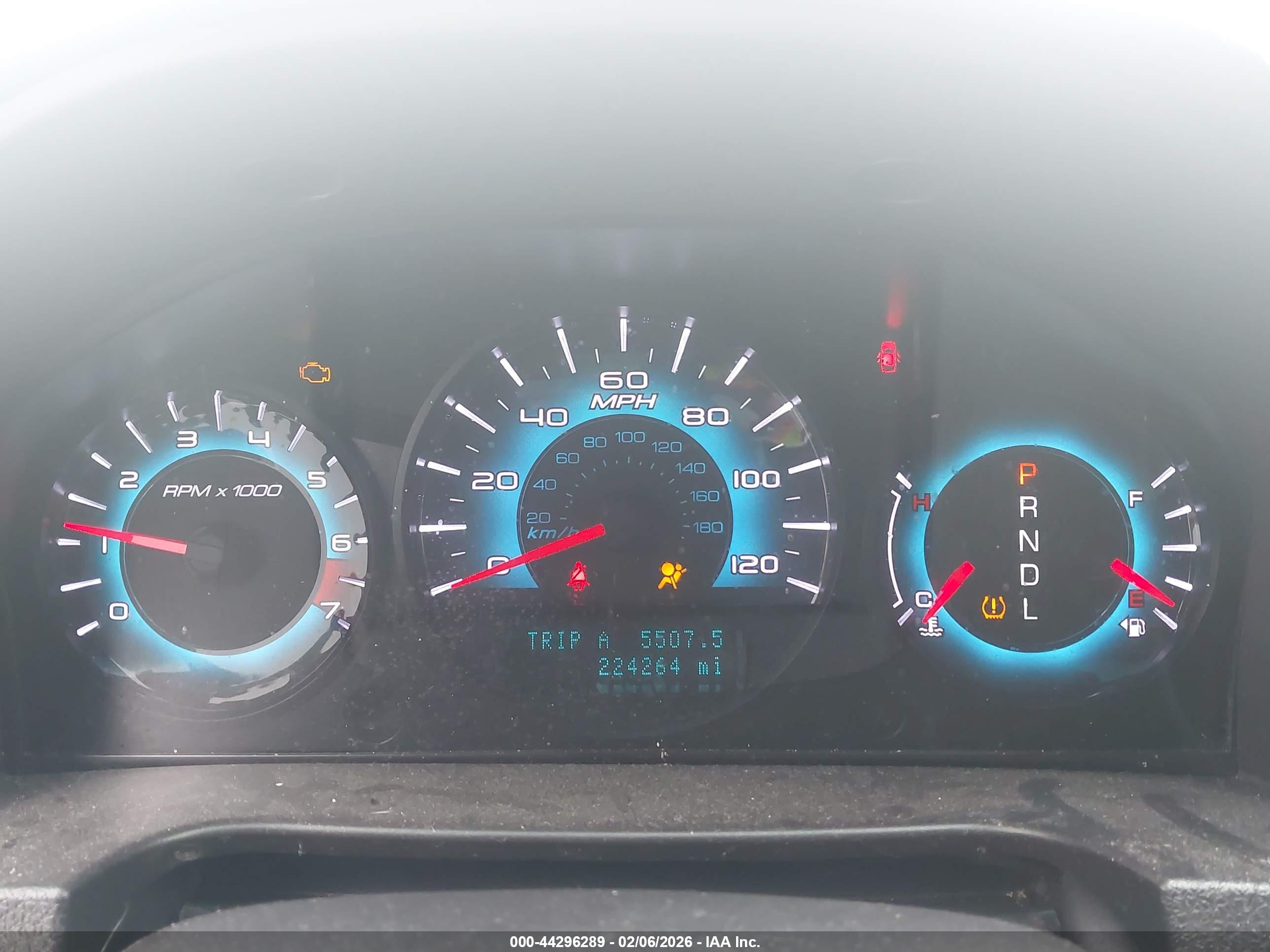FORD FUSION image 7