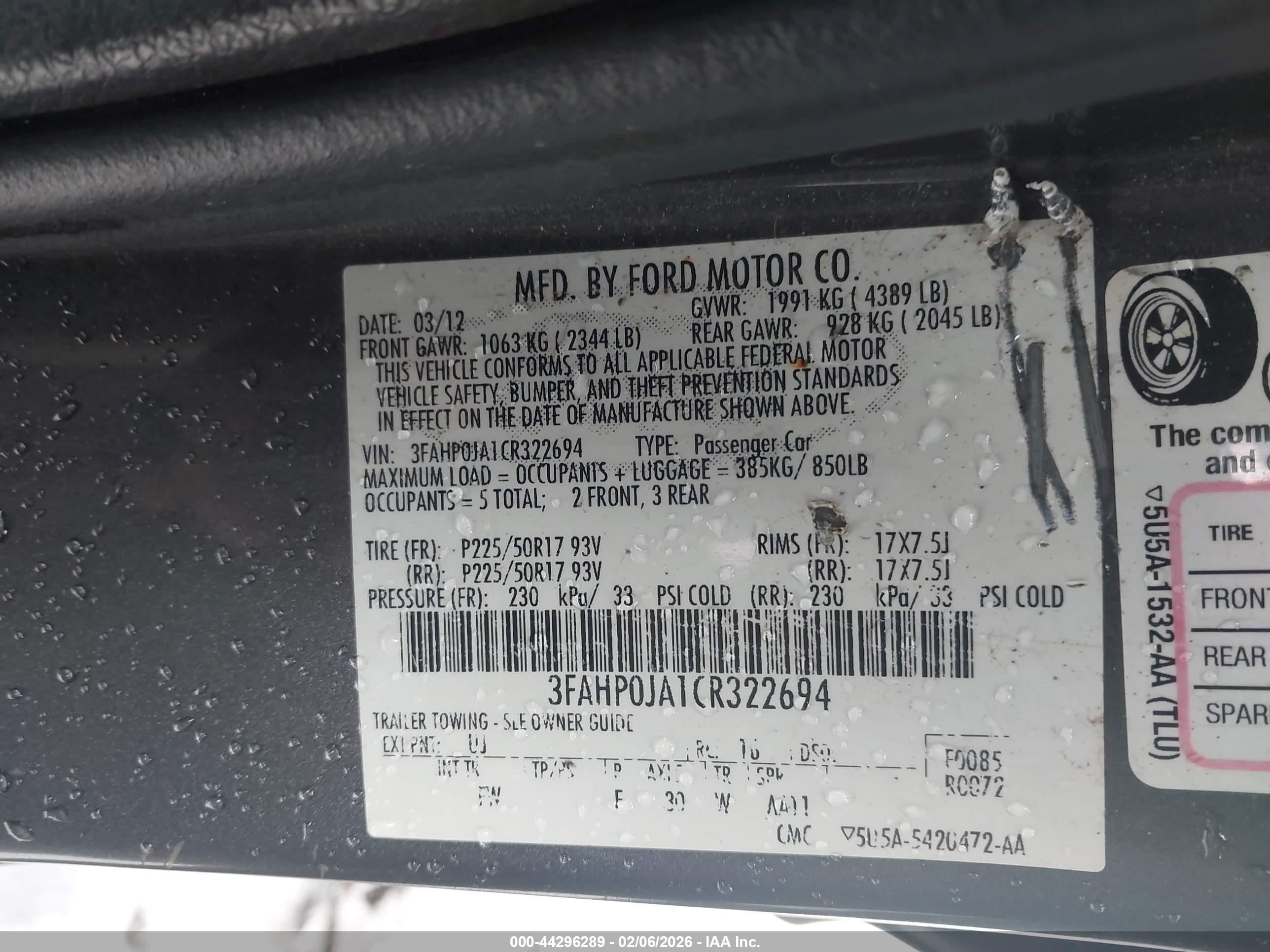 FORD FUSION image 9