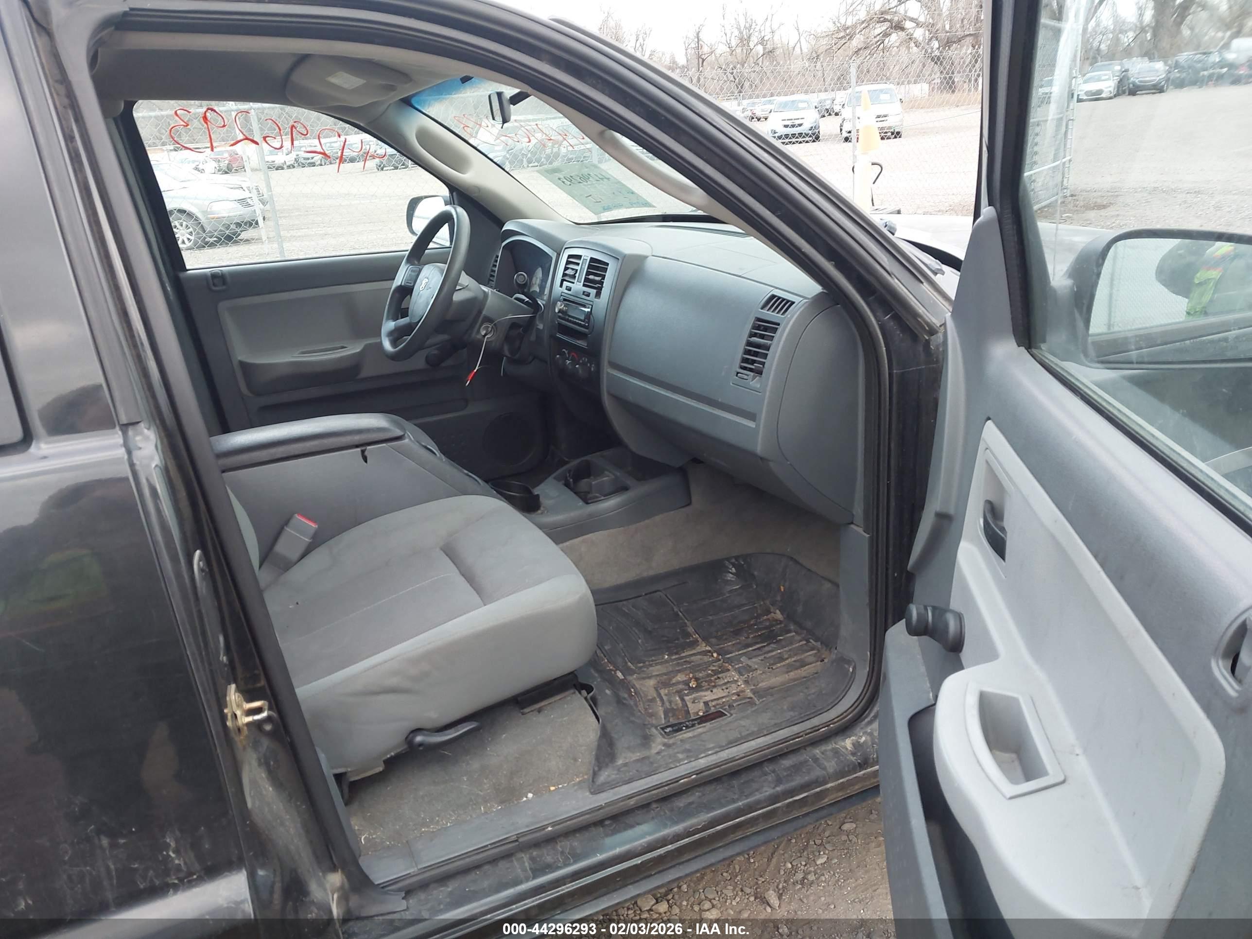 DODGE DAKOTA image 5