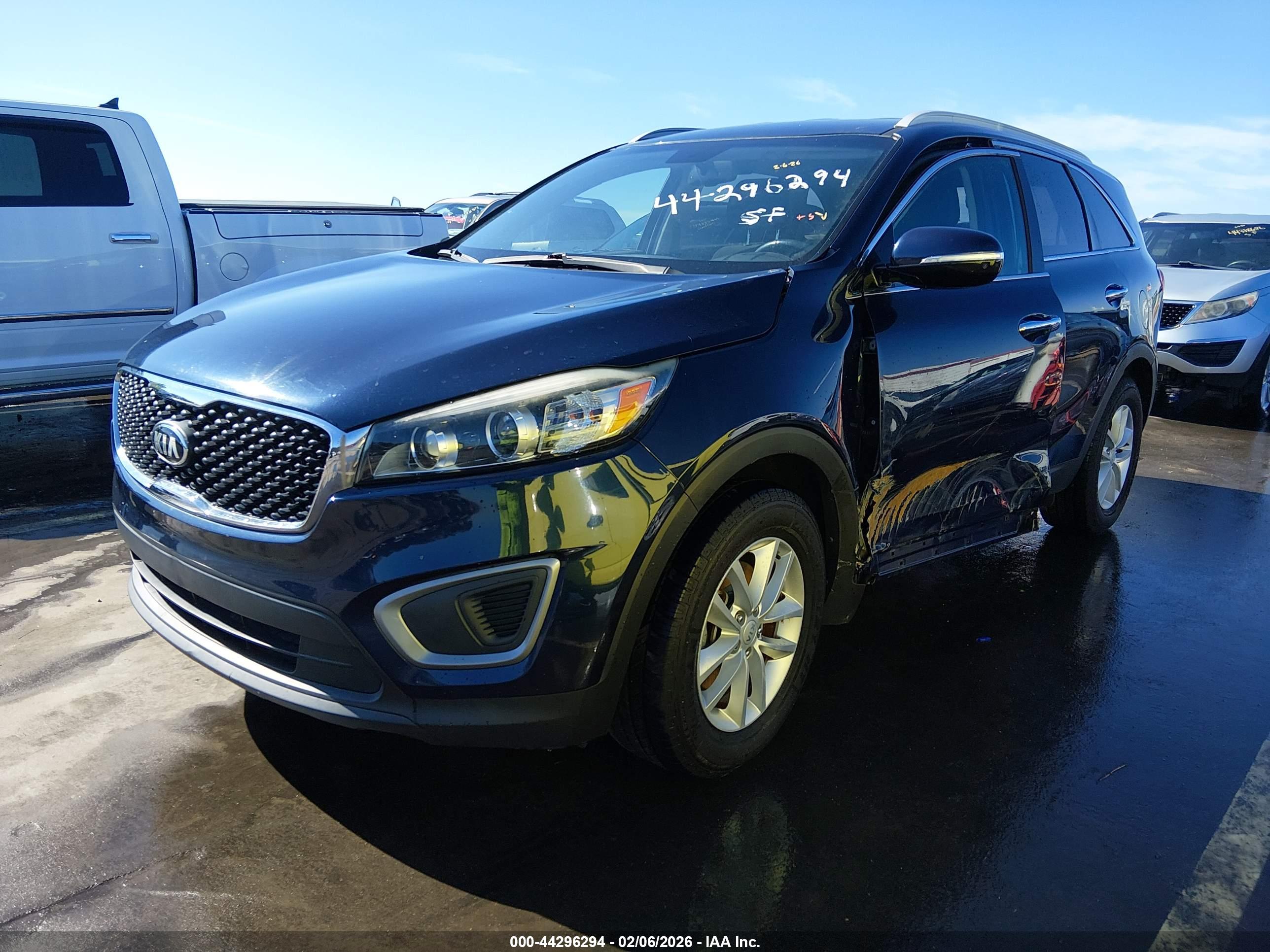 KIA SORENTO image 2