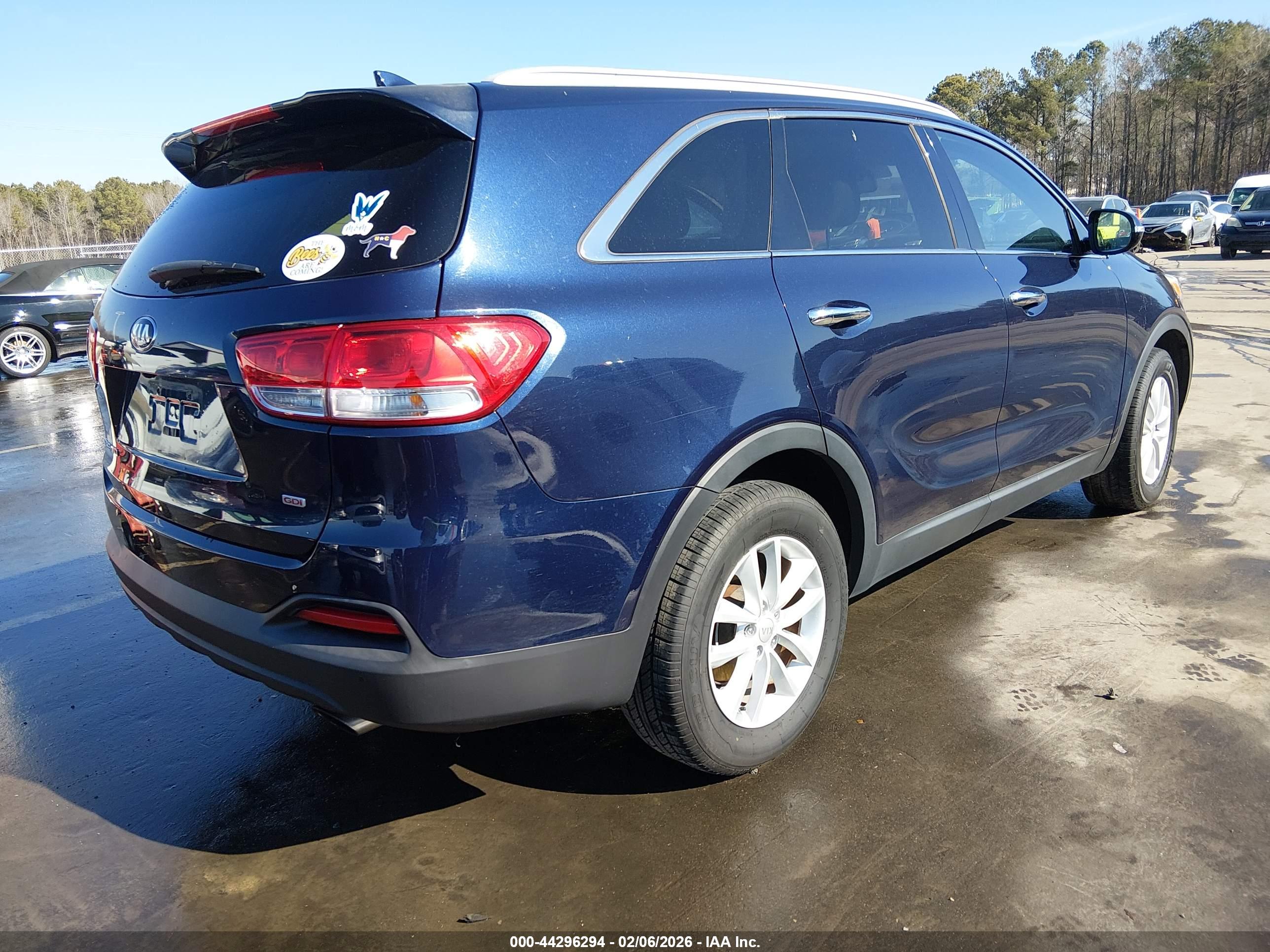 KIA SORENTO image 4