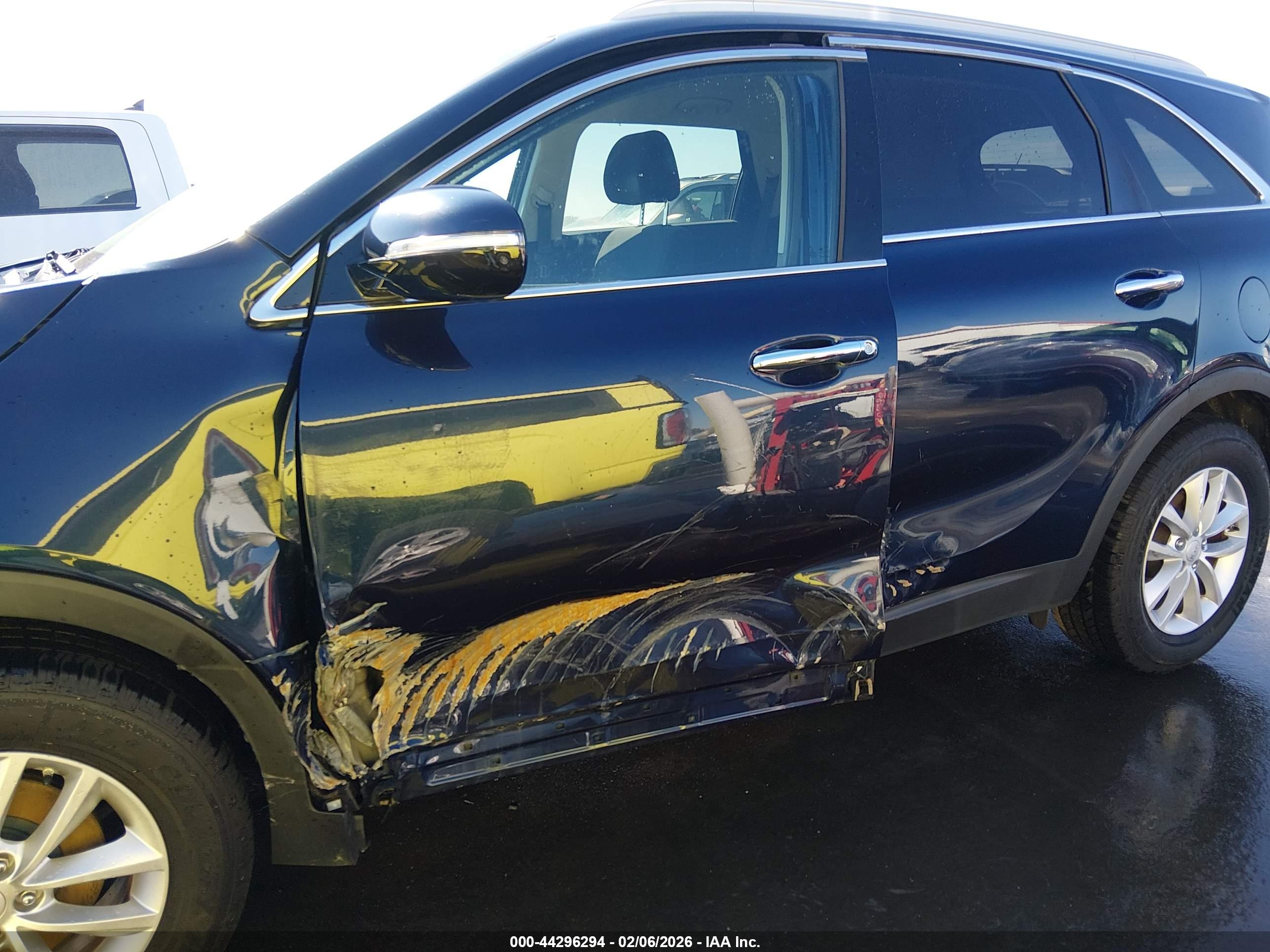 KIA SORENTO image 6