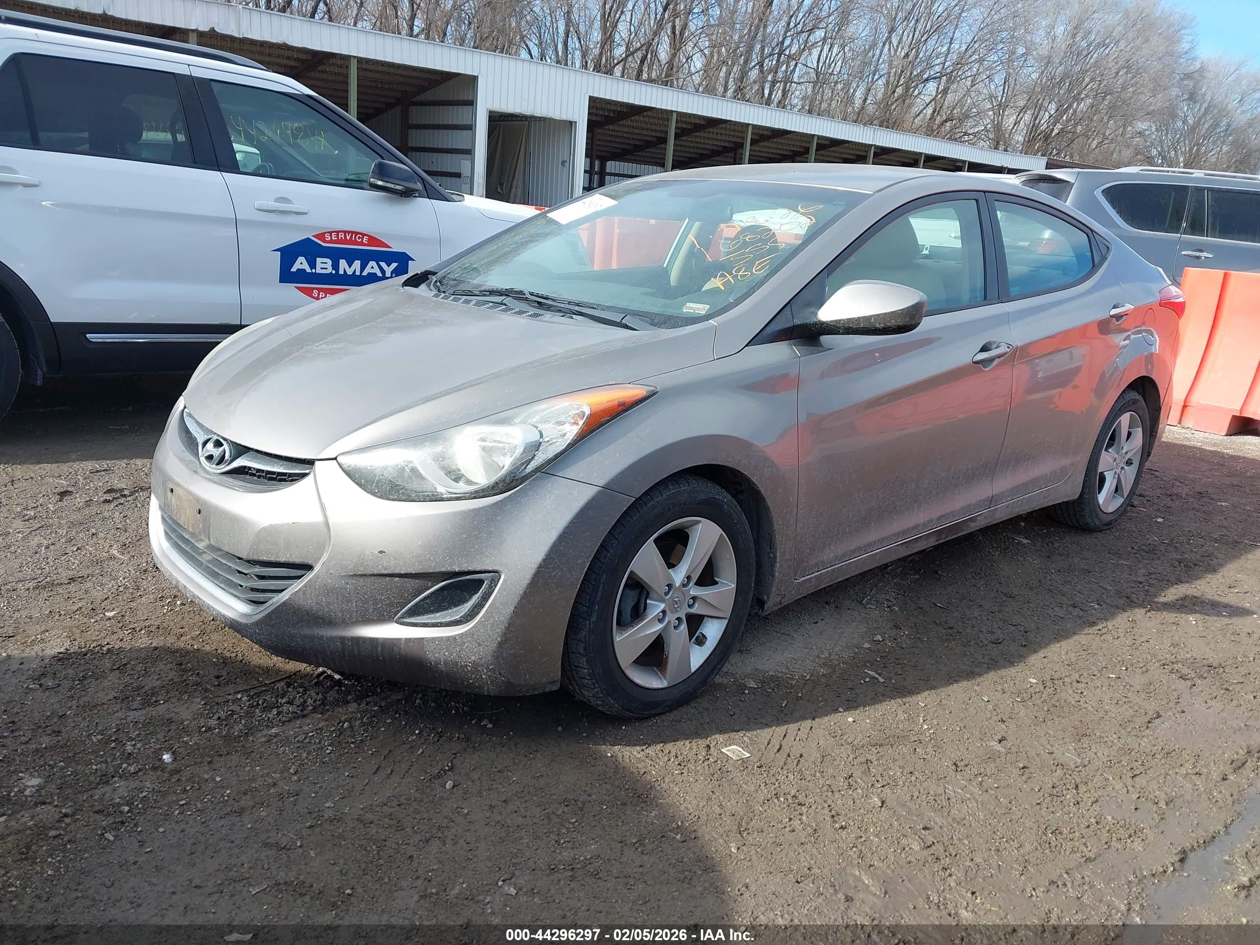 HYUNDAI ELANTRA image 2
