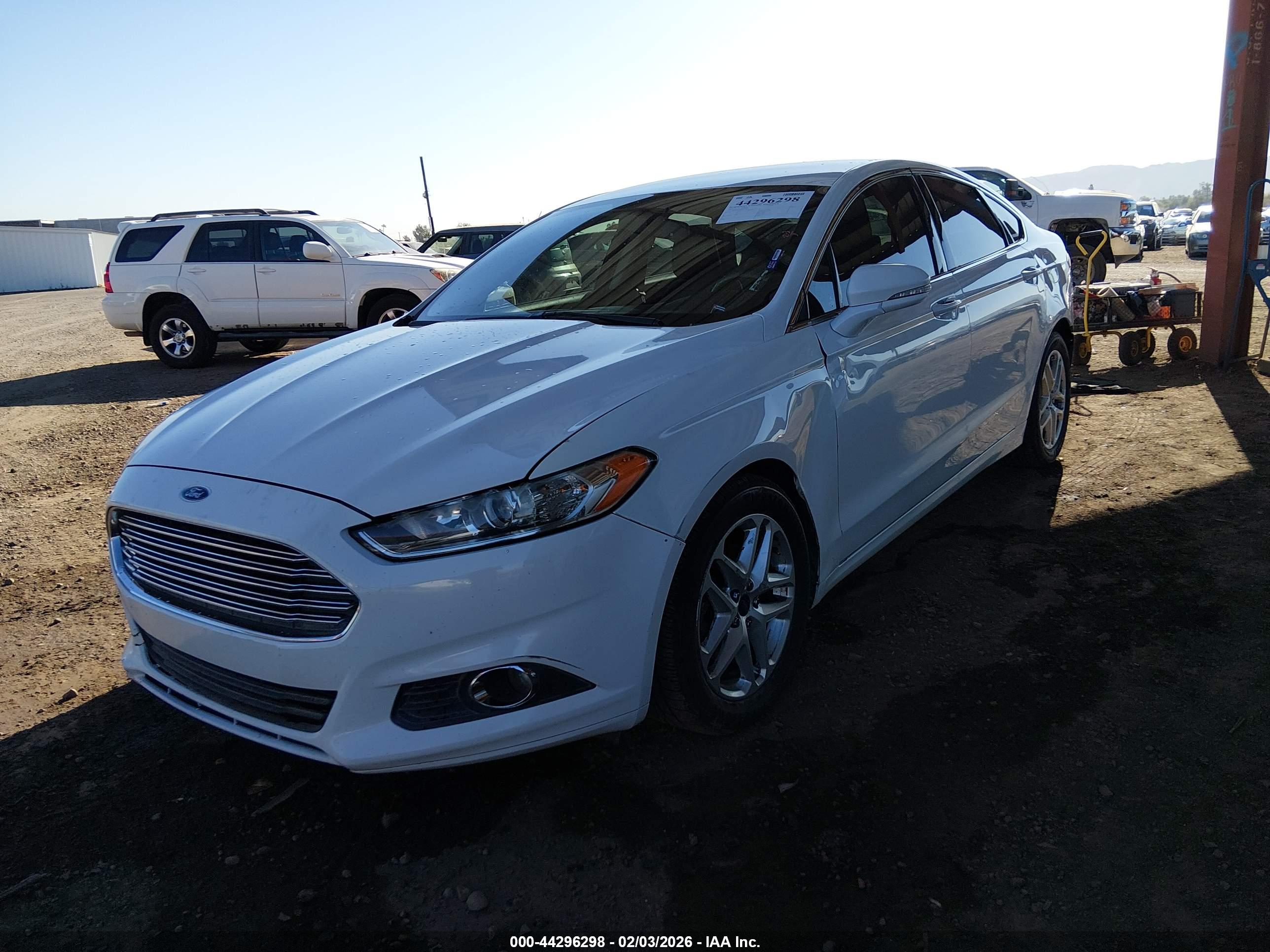 FORD FUSION image 2