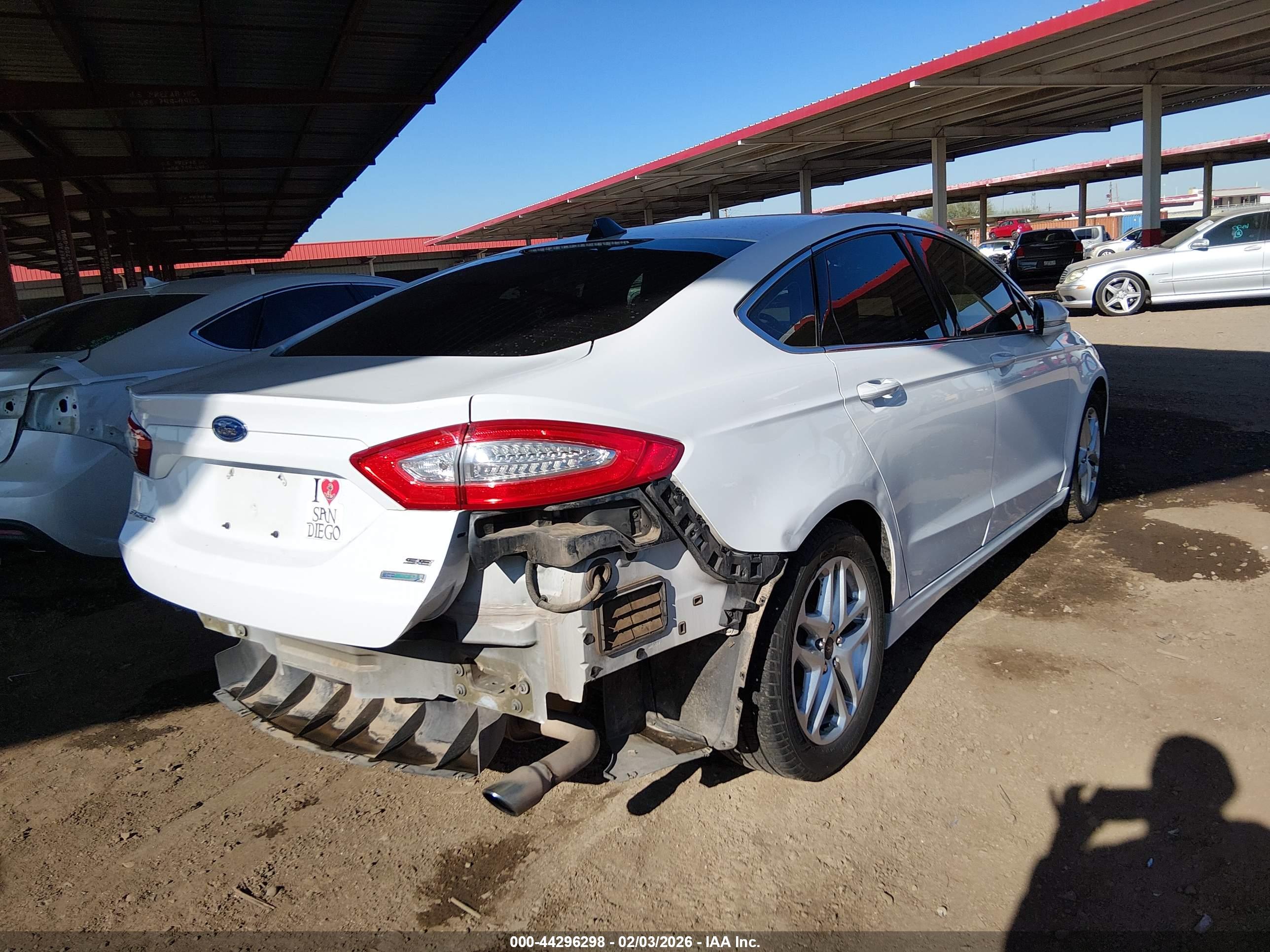 FORD FUSION image 4