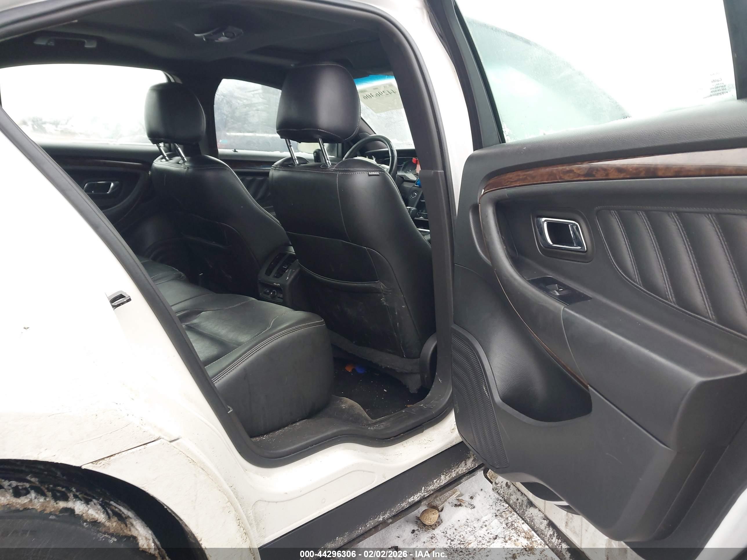 FORD TAURUS image 8