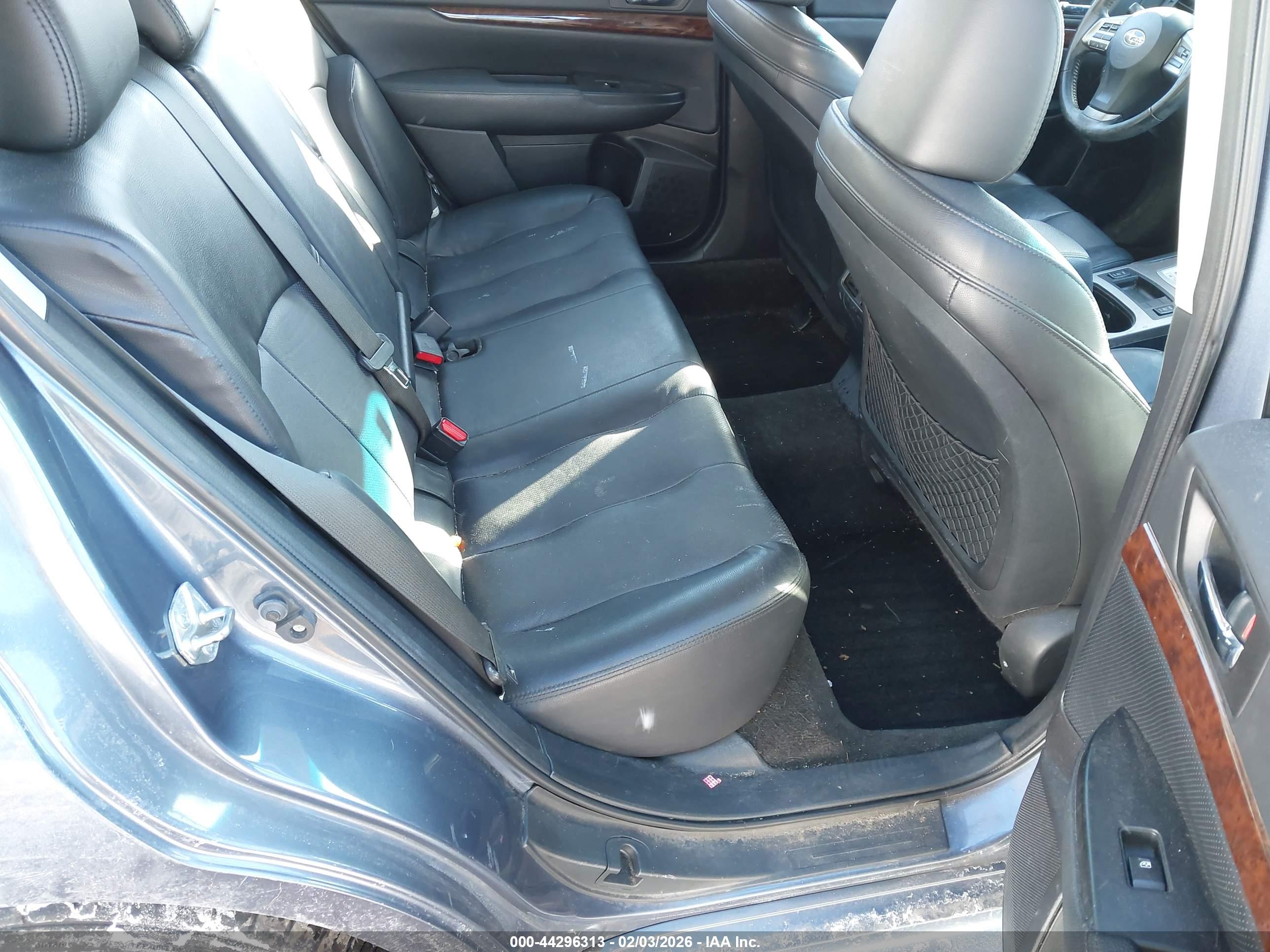 SUBARU LEGACY image 8