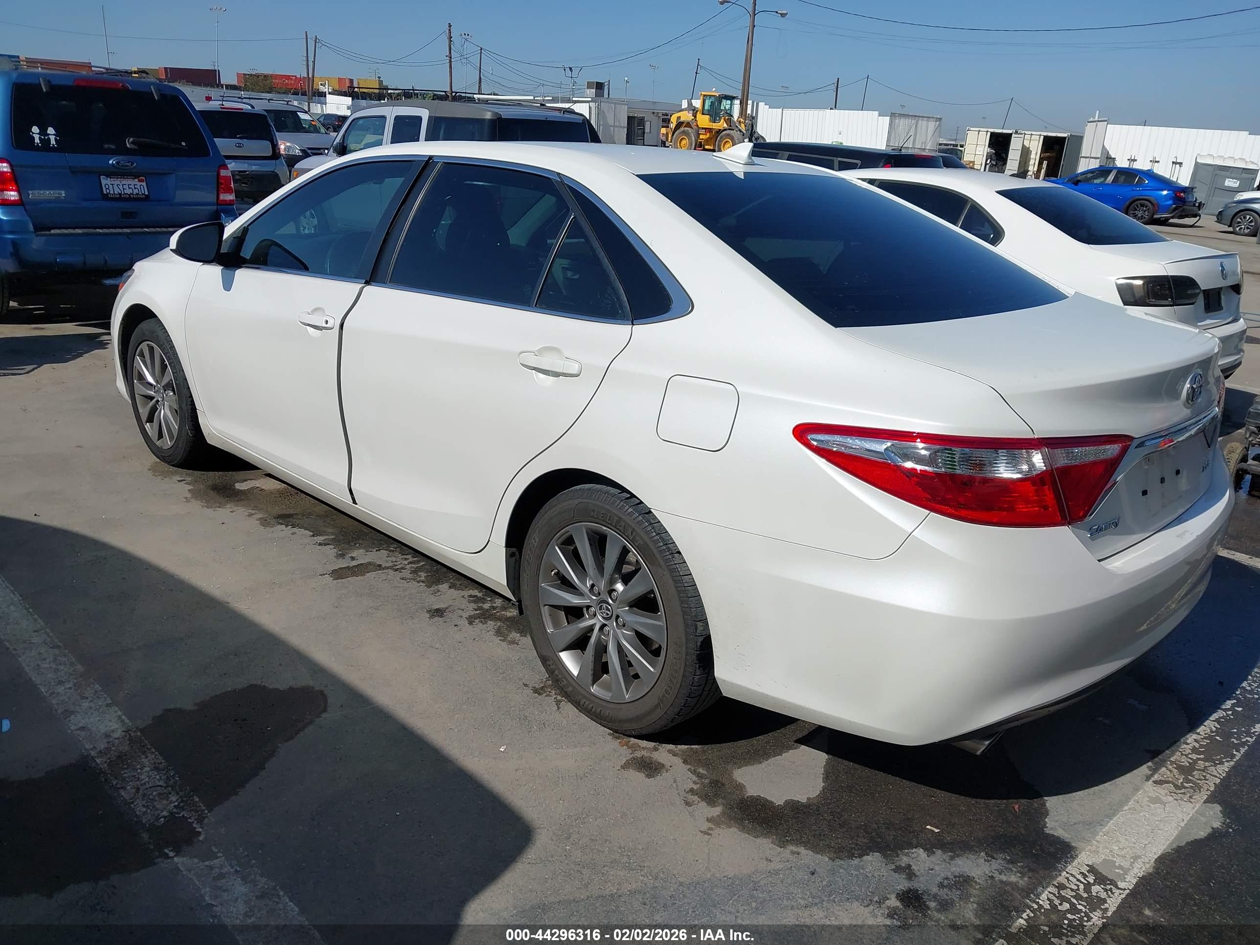 TOYOTA CAMRY image 3