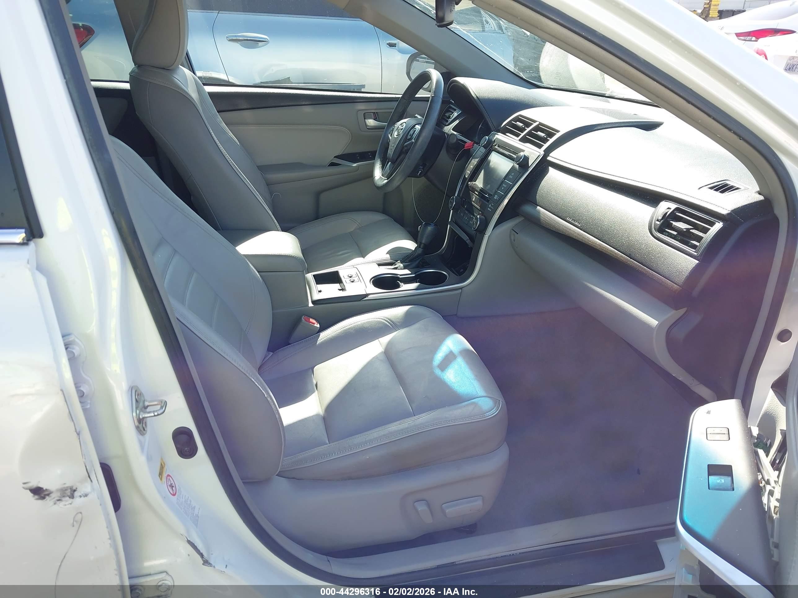 TOYOTA CAMRY image 5