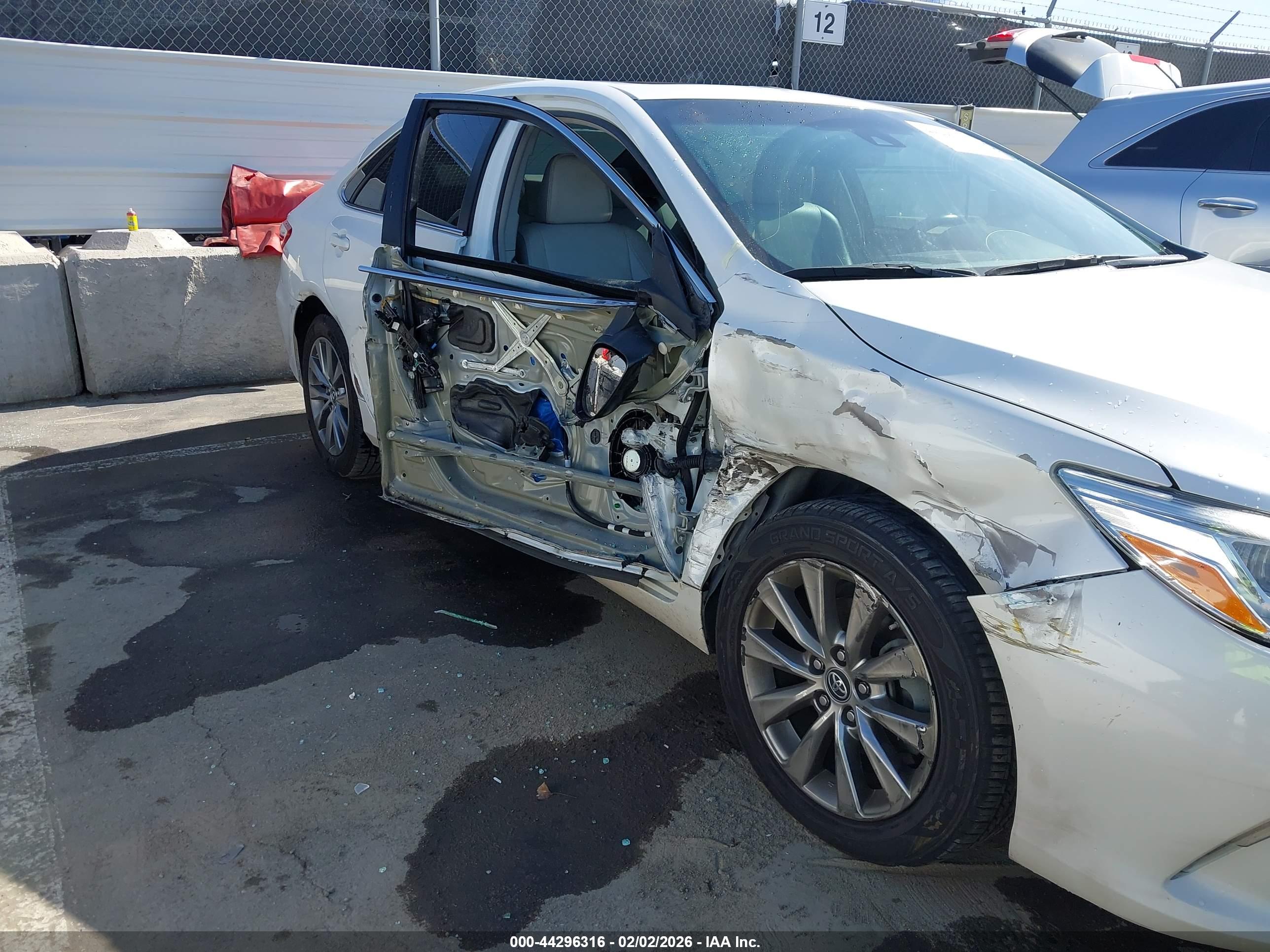 TOYOTA CAMRY image 6