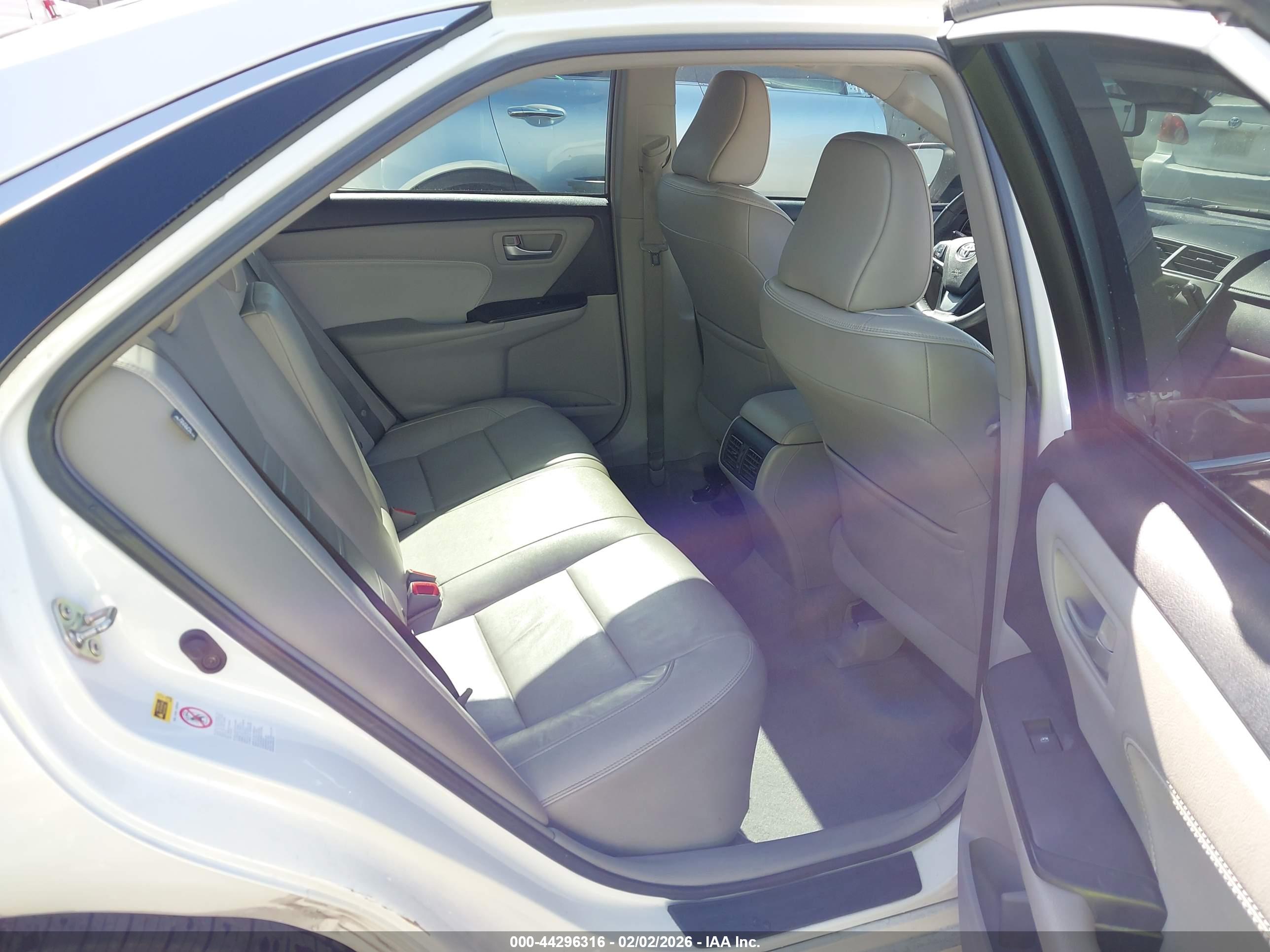 TOYOTA CAMRY image 8
