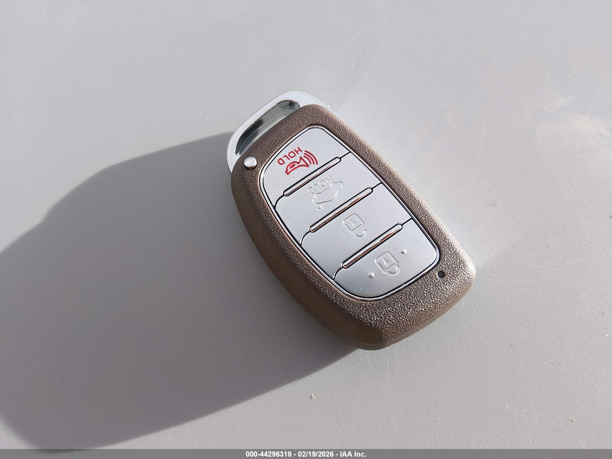 HYUNDAI ELANTRA image 11