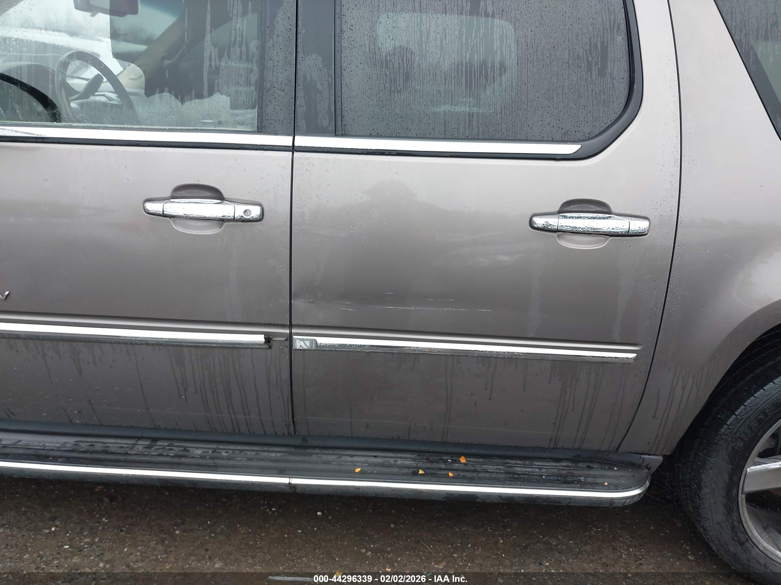CADILLAC ESCALADE image 6