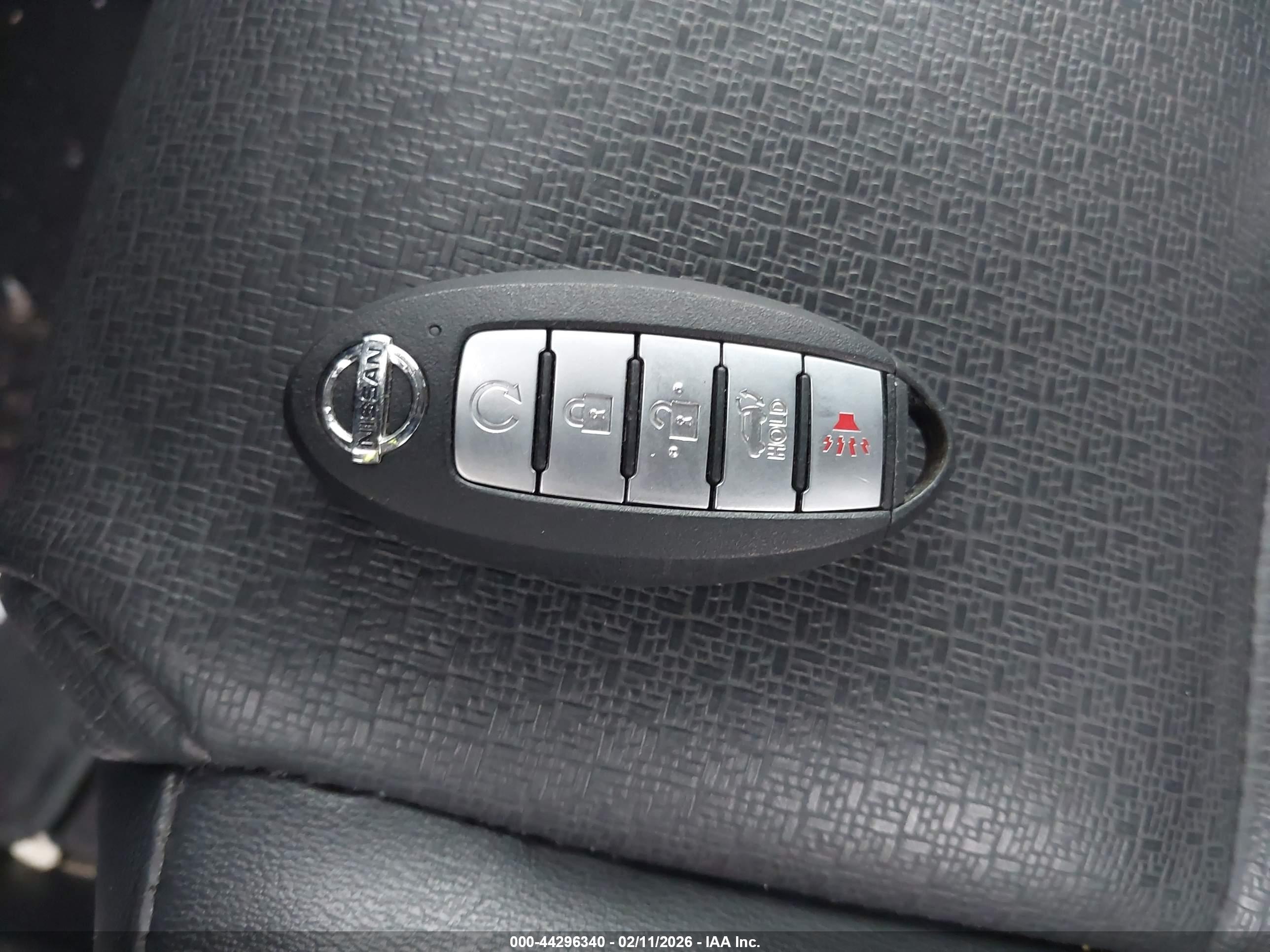 NISSAN ROGUE image 11