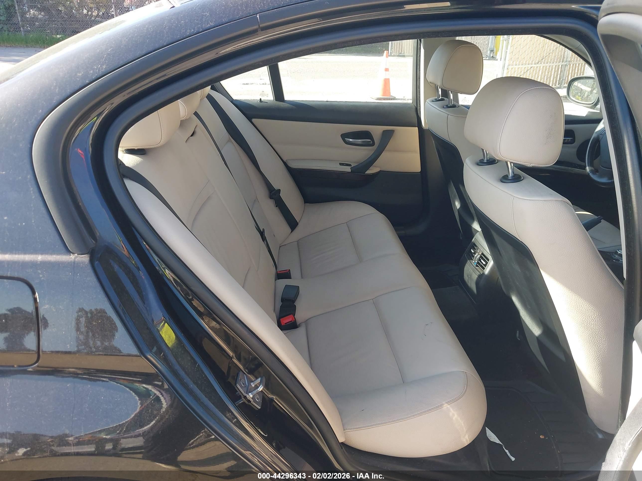 BMW 328I image 8