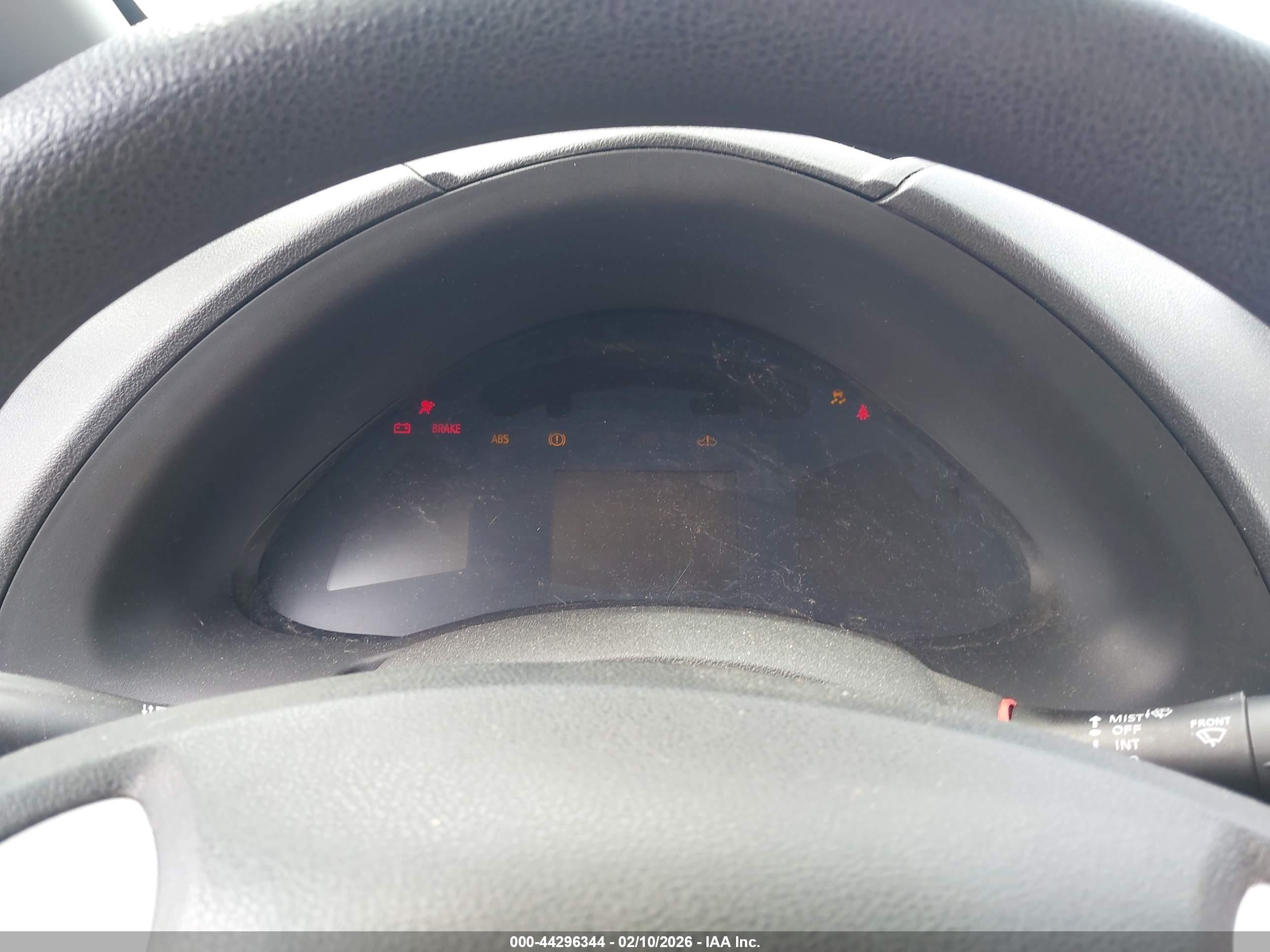 NISSAN LEAF image 7