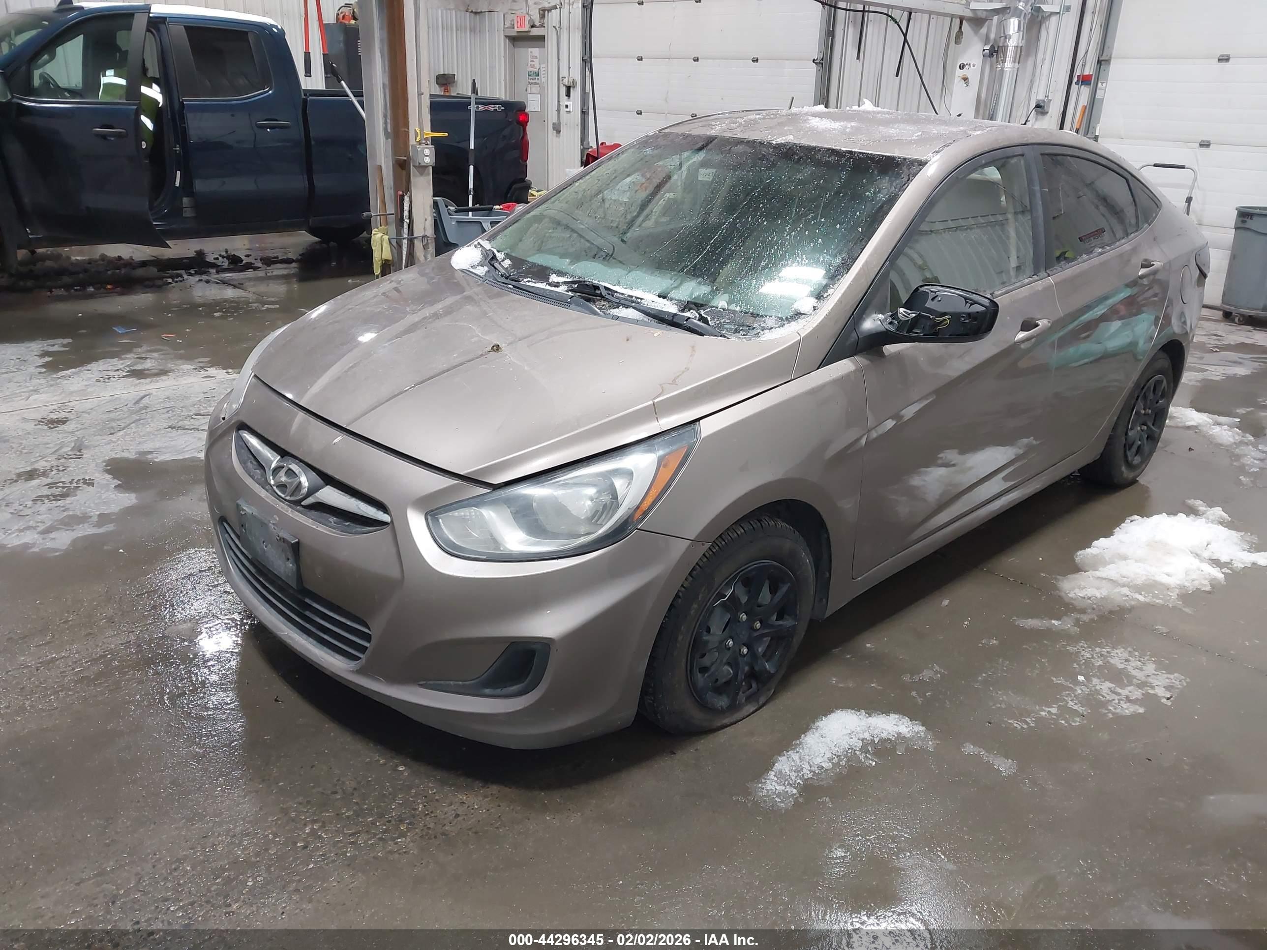 HYUNDAI ACCENT image 2