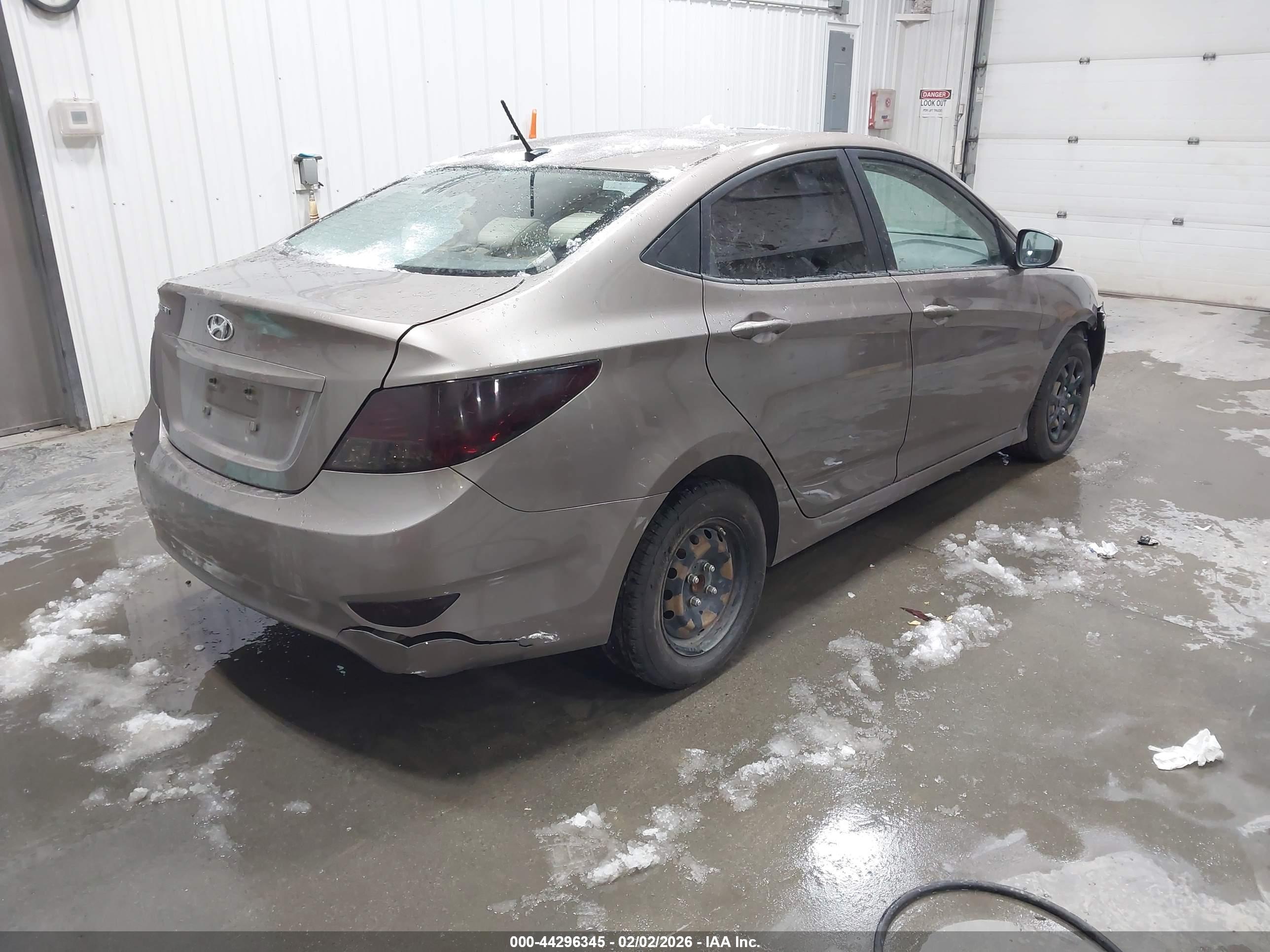 HYUNDAI ACCENT image 4