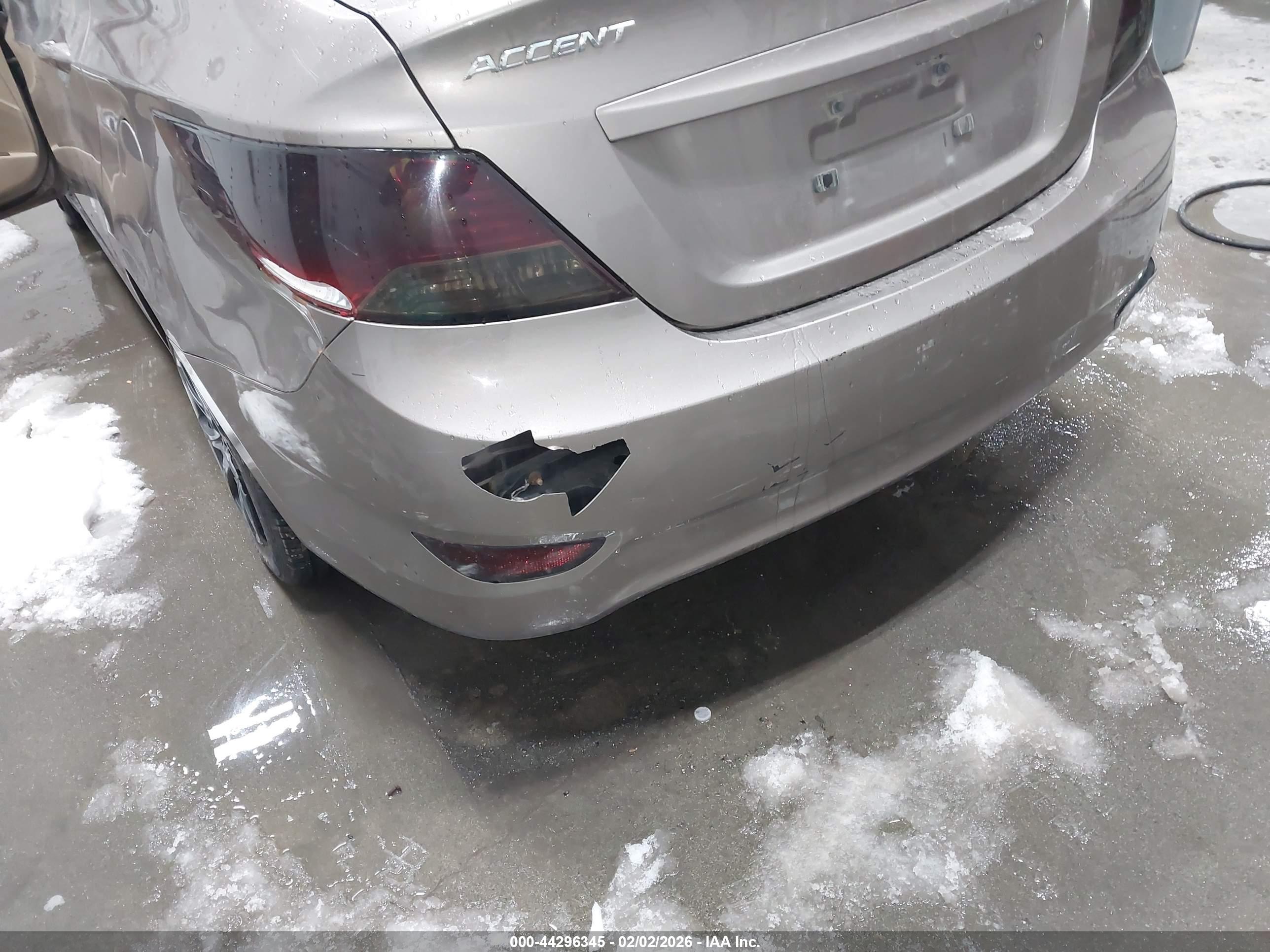 HYUNDAI ACCENT image 6