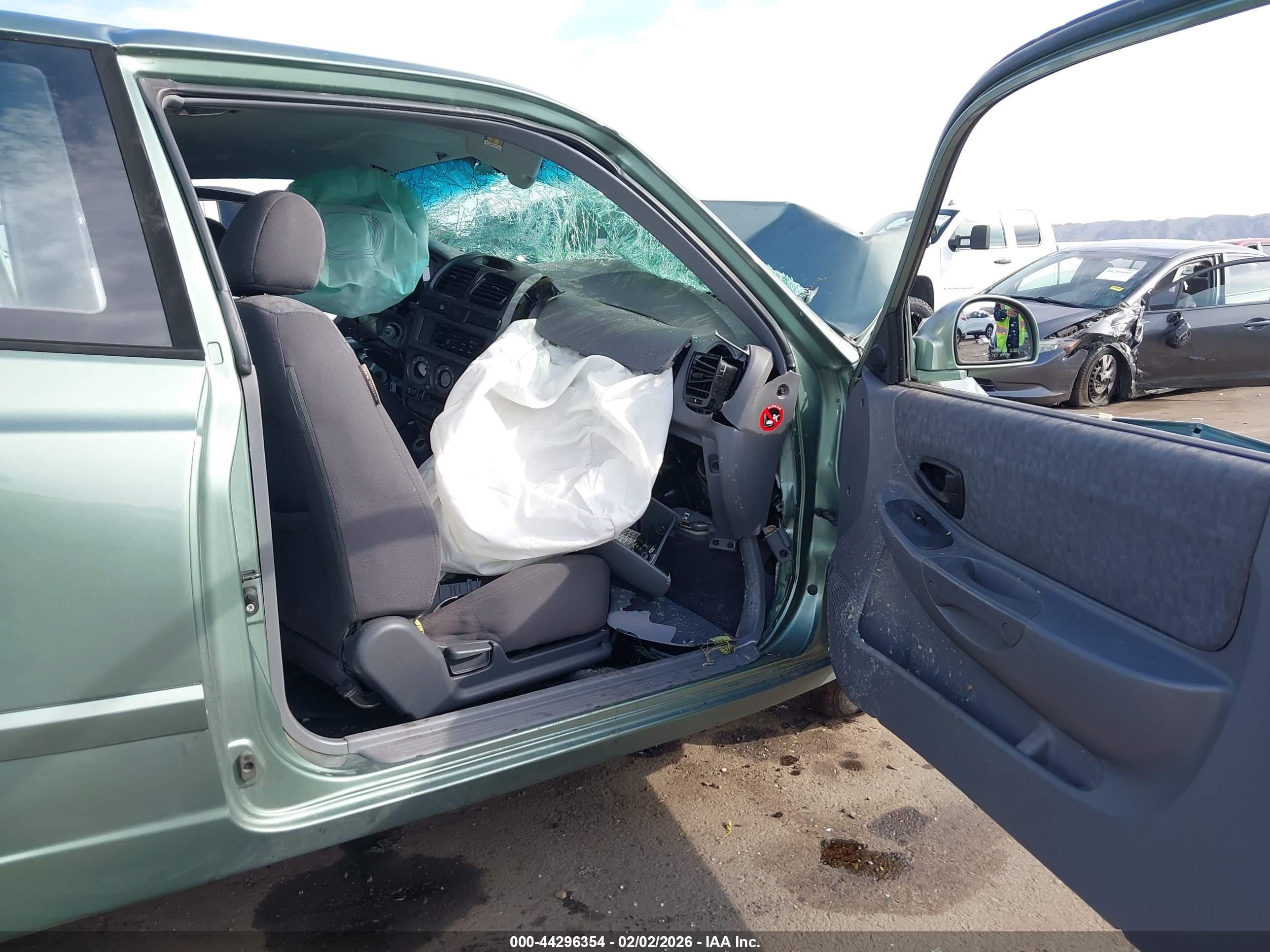 HYUNDAI ACCENT image 5